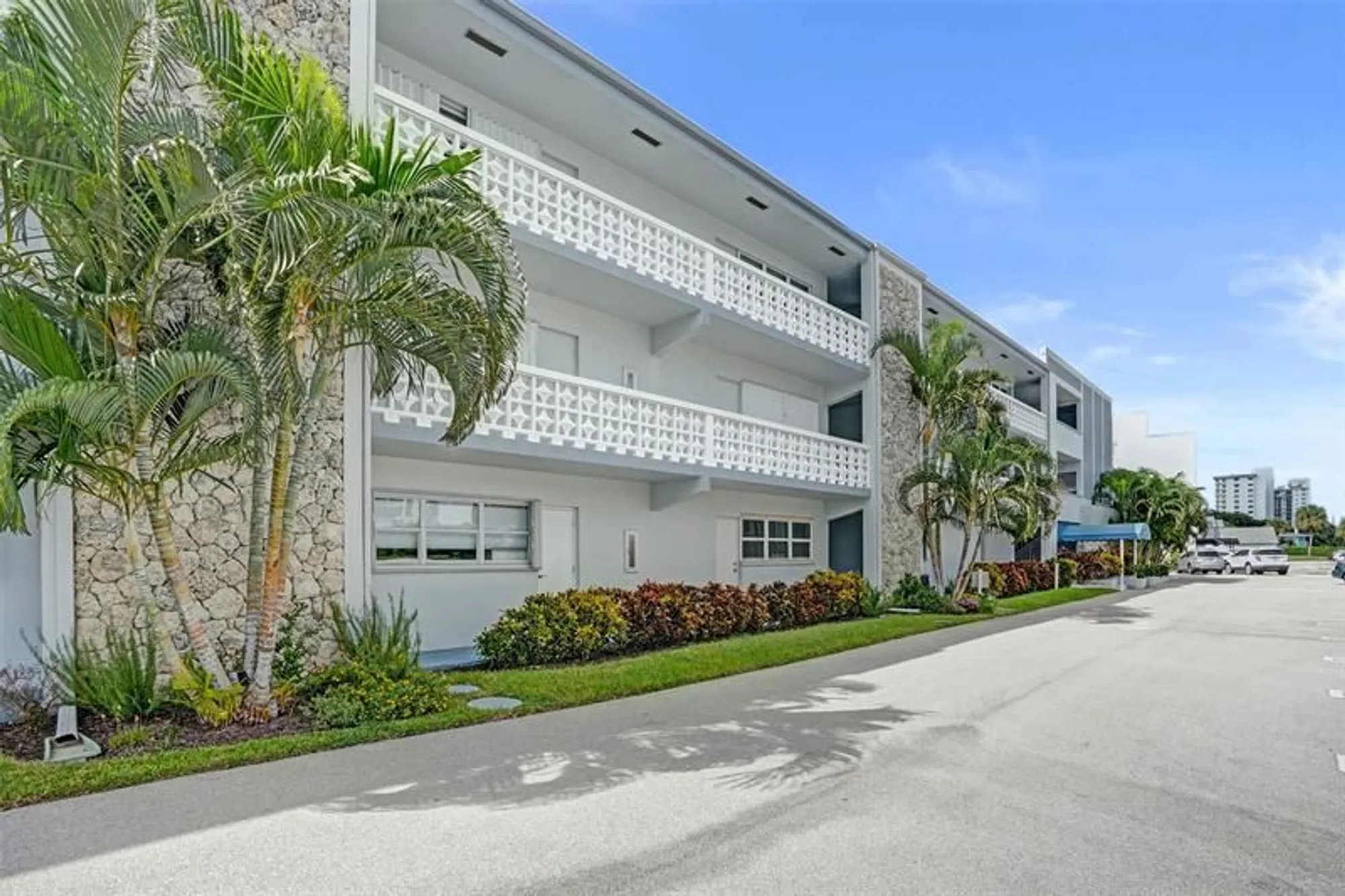 Property Slideshow image 40 of 49 | 1001 n riverside dr 304, Pompano Beach, FL, 33062