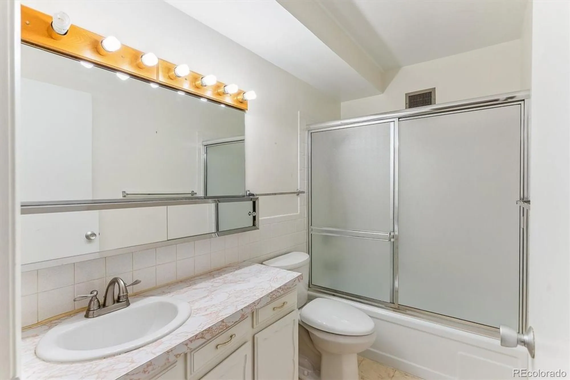 Property Slideshow image 23 of 26 | 620 s alton way 5b, Denver, CO, 80247
