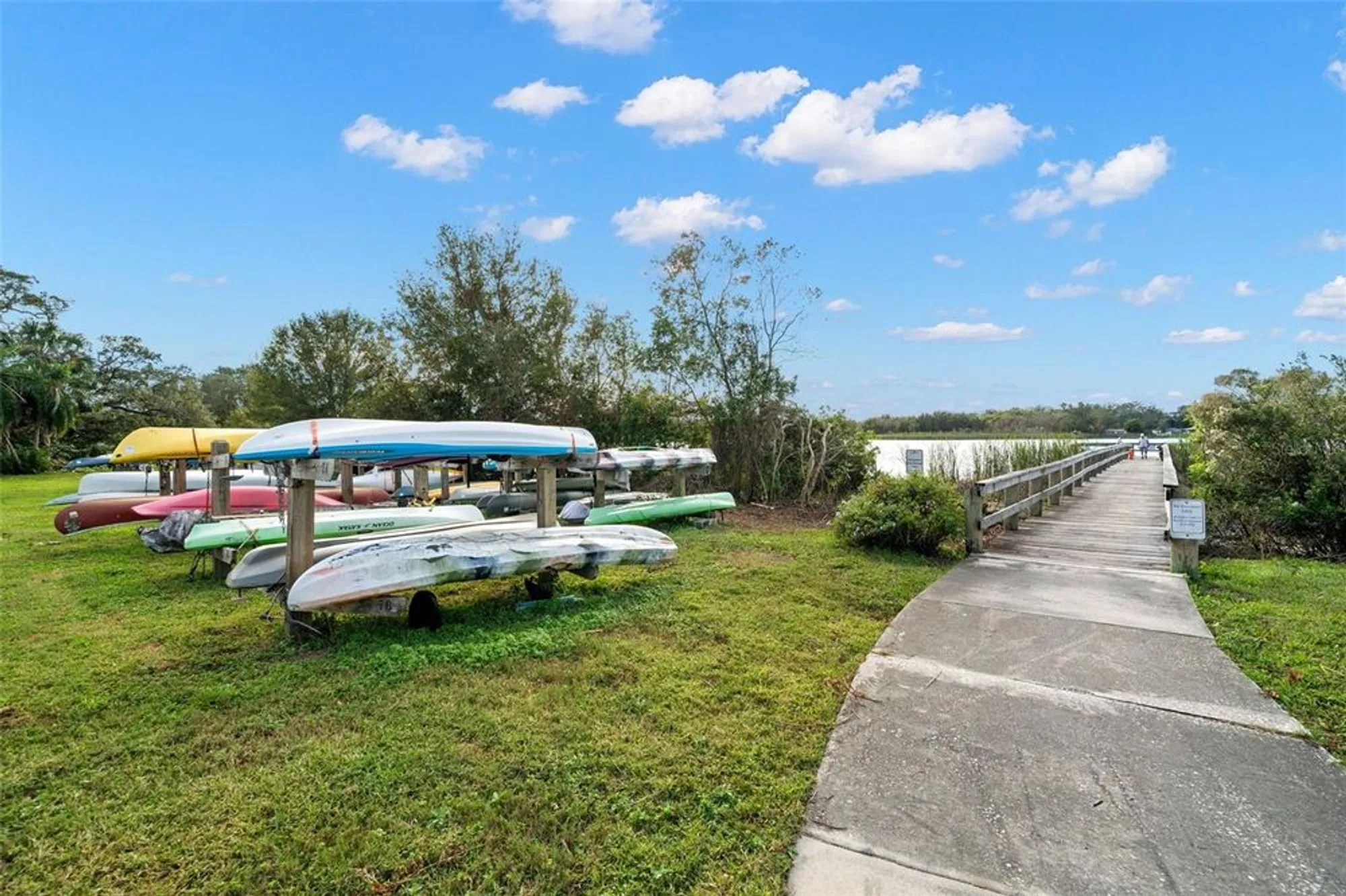Property Slideshow image 35 of 39 | 2379 finlandia ln apt 21, Clearwater, FL, 33763