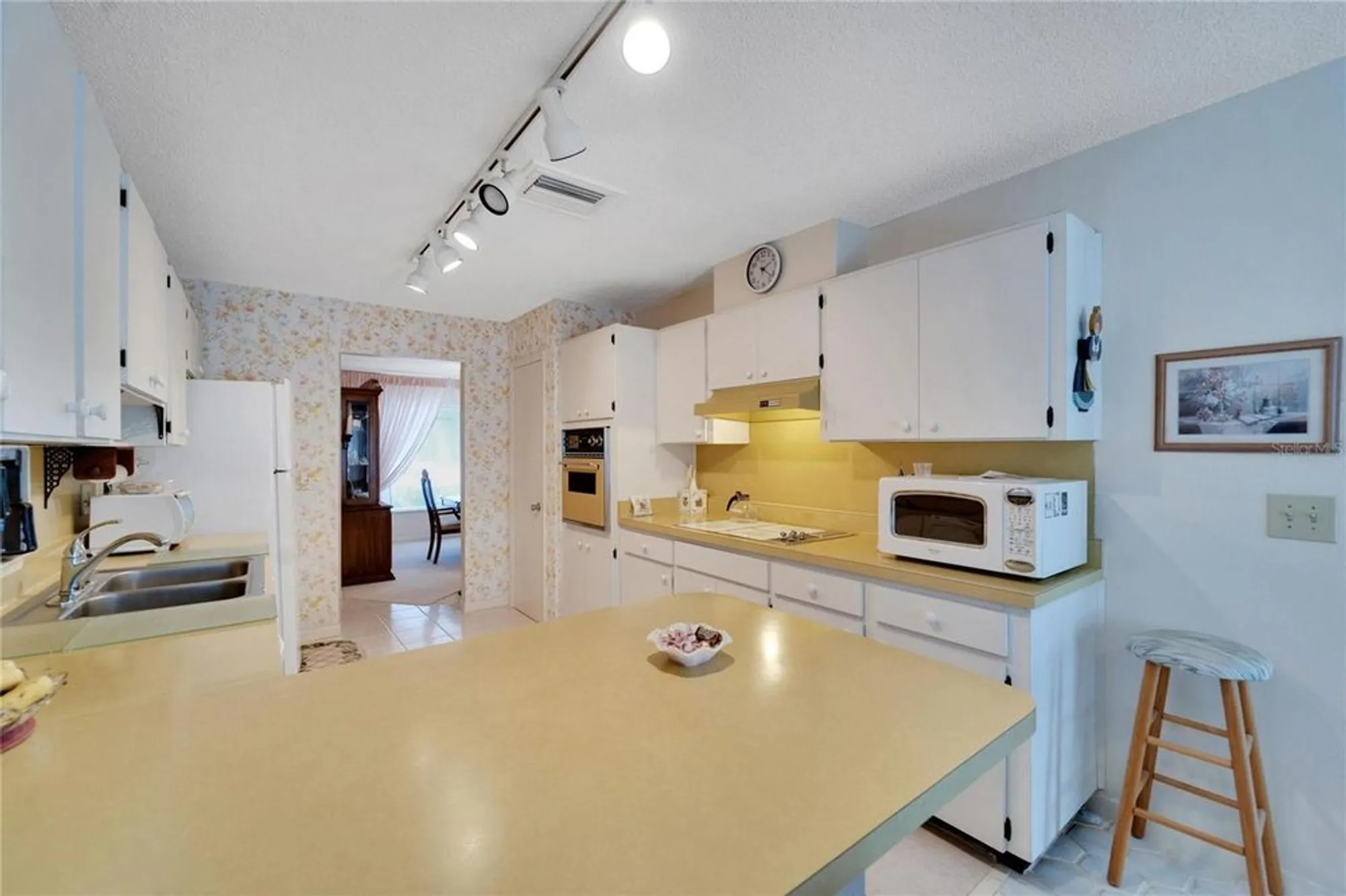 Property Slideshow image 10 of 42 | 612 allegheny dr, Sun City Center, FL, 33573