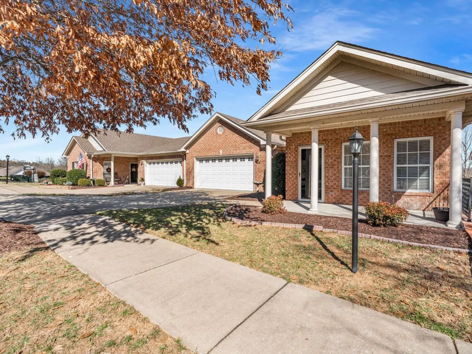 Property Slideshow image 2 of 47 | 215 wrennewood ln, Franklin, TN, 37064