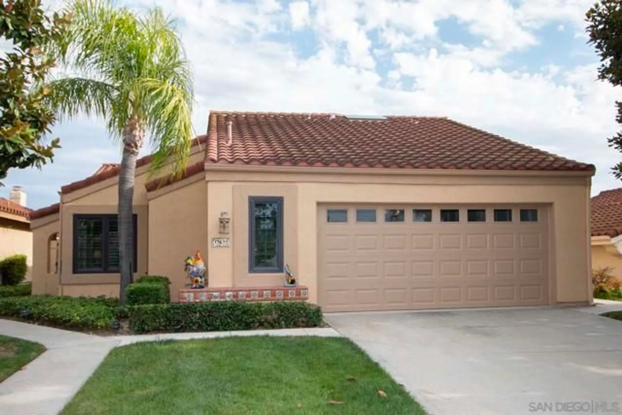 Property Slideshow image 2 of 48 | 17639 caminito hercuba, San Diego, CA, 92128