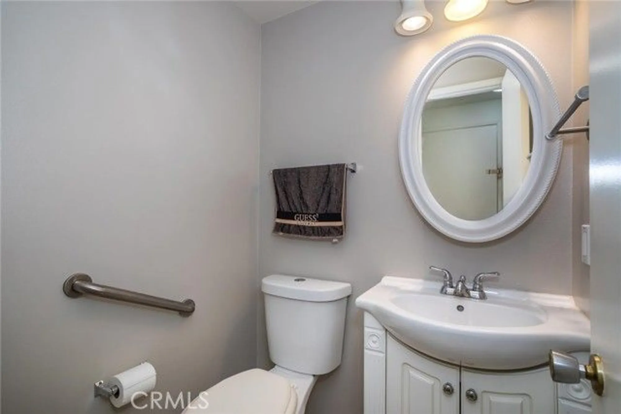 Property Slideshow image 21 of 35 | 19124 avenue of the oaks a, Newhall, CA, 91321