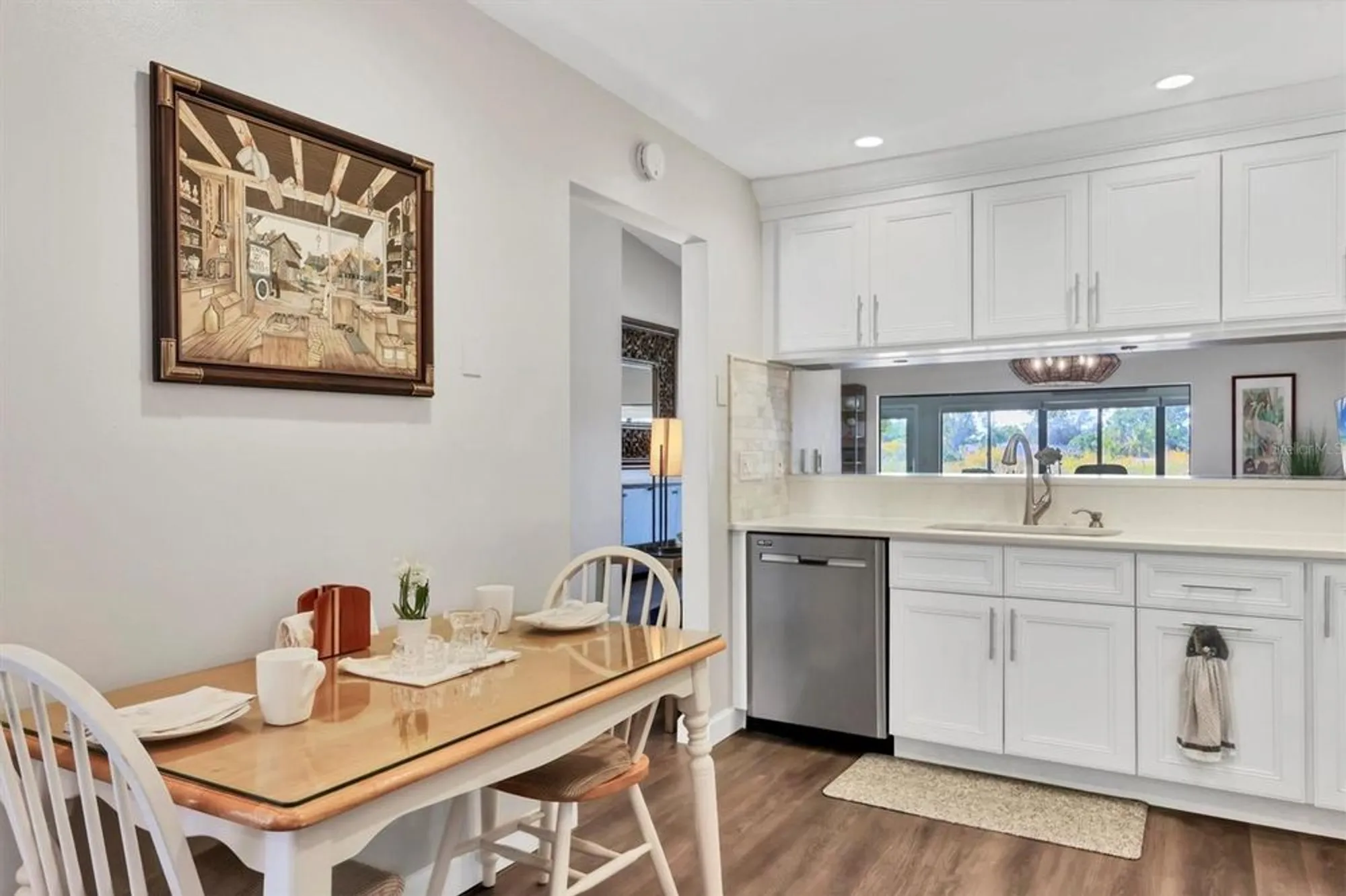 Property Slideshow image 15 of 55 | 3861 wilshire cir 115, Sarasota, FL, 34238