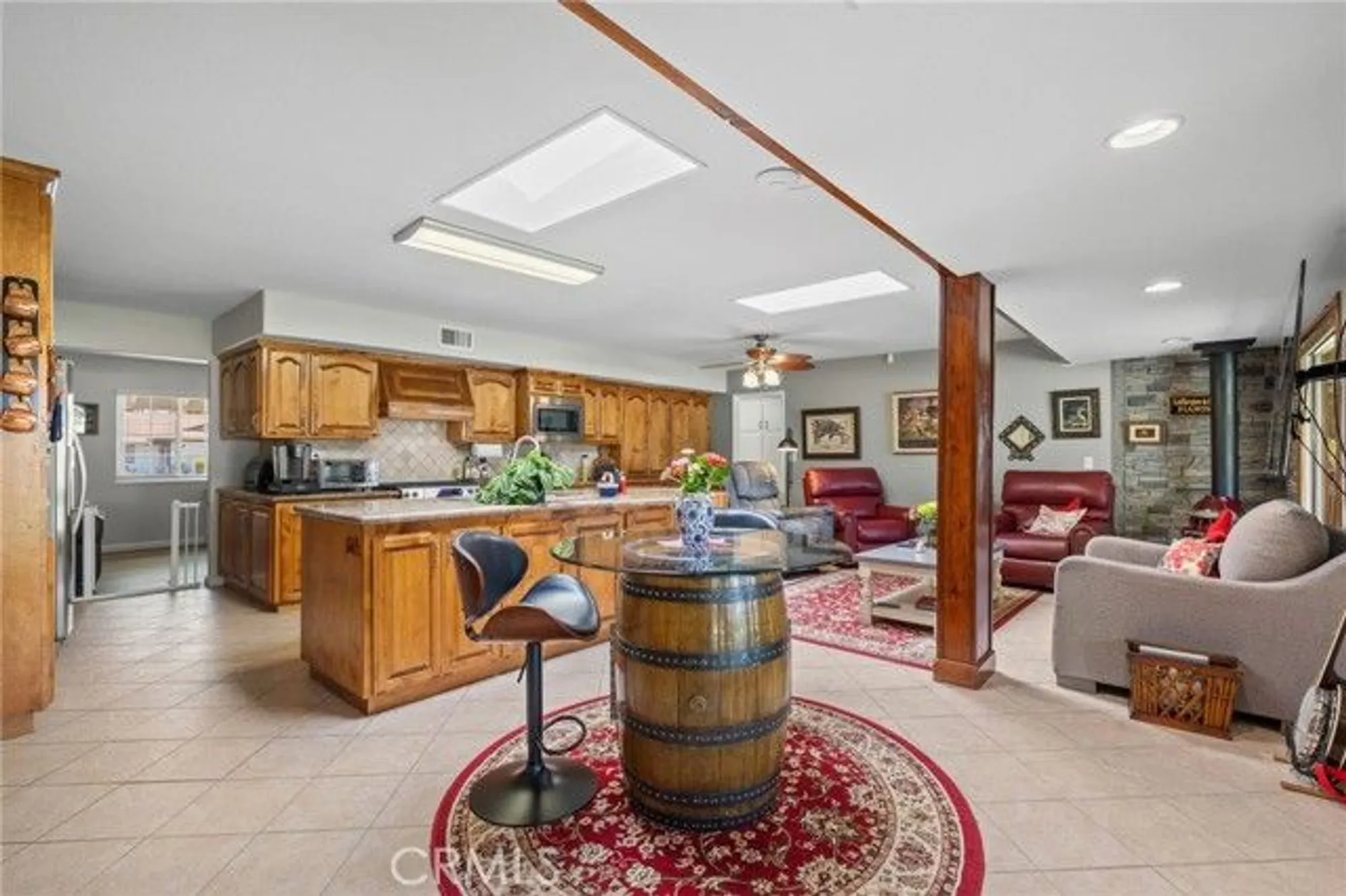 Property Slideshow image 12 of 48 | 704 river oaks dr, Bakersfield, CA, 93309