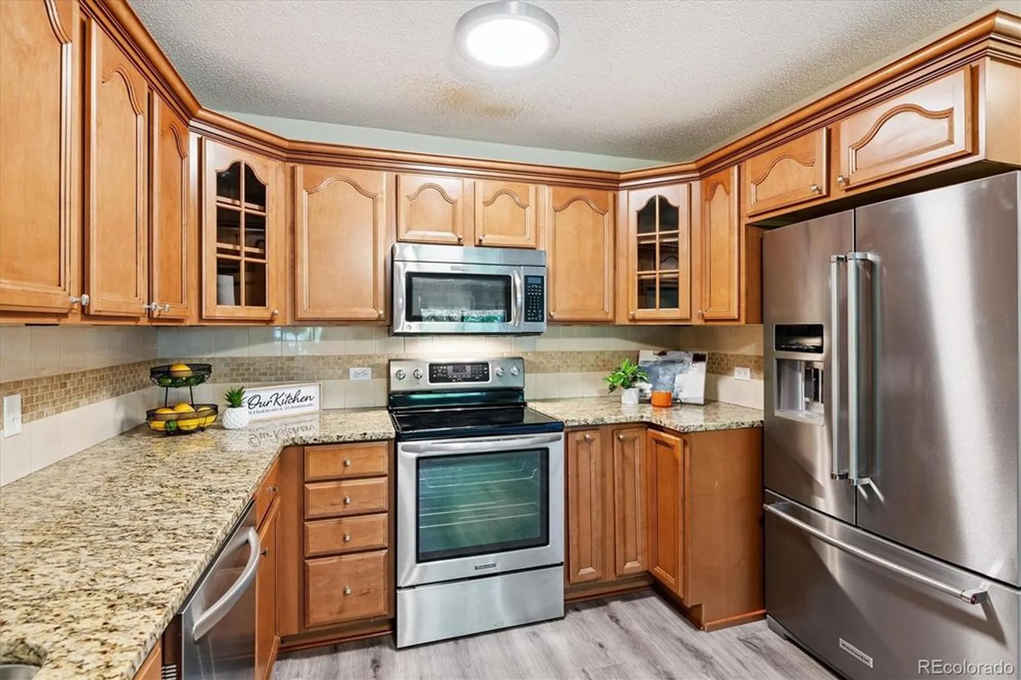 Property Slideshow image 2 of 50 | 605 s alton way apt 9c, Denver, CO, 80247