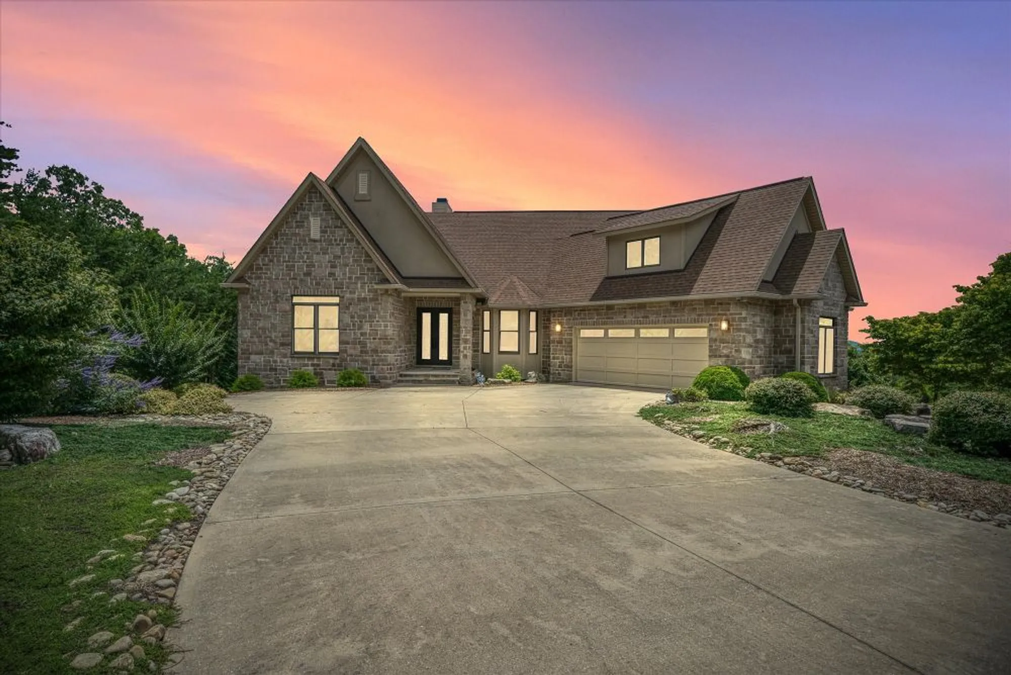 Property Slideshow image 1 of 81 | 61 bluff view ct, Crossville, TN, 38558