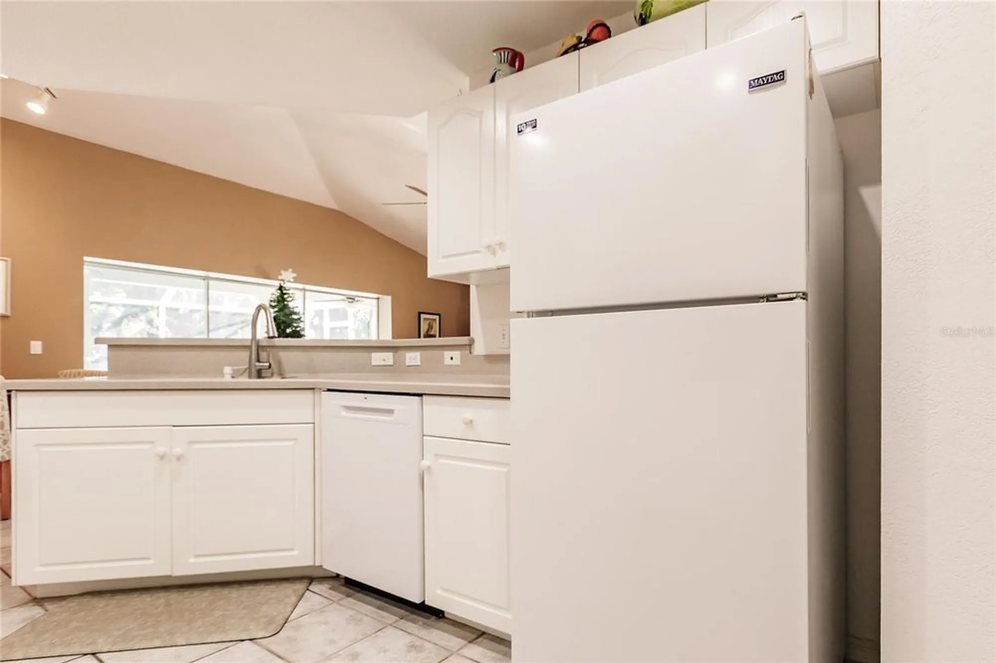 Property Slideshow image 17 of 46 | 405 islamorada blvd, Punta Gorda, FL, 33955