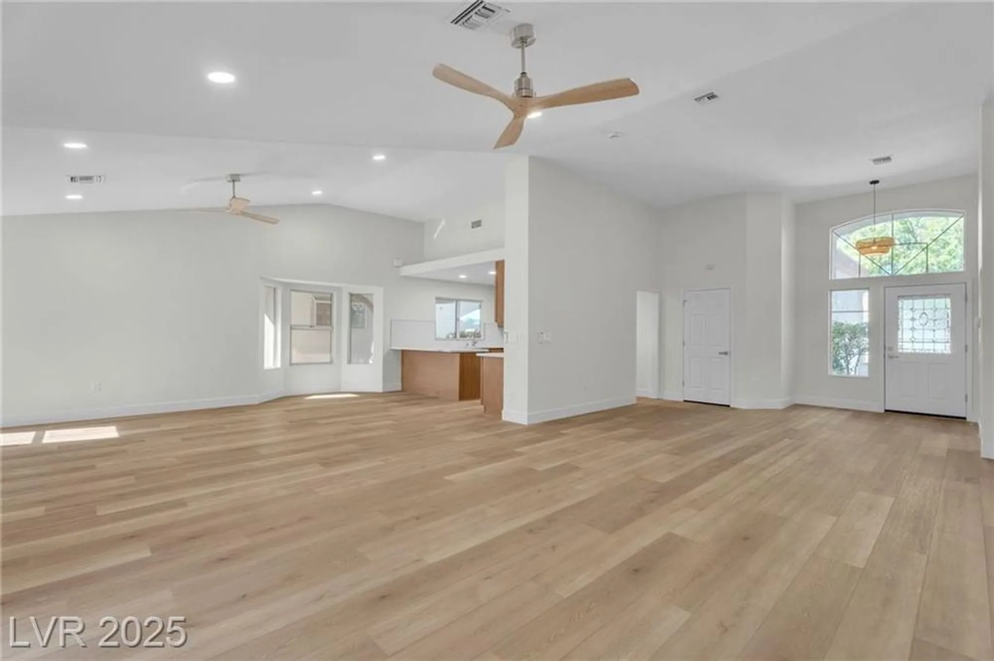 Property Slideshow image 19 of 61 | 8537 glenmount dr, Las Vegas, NV, 89134