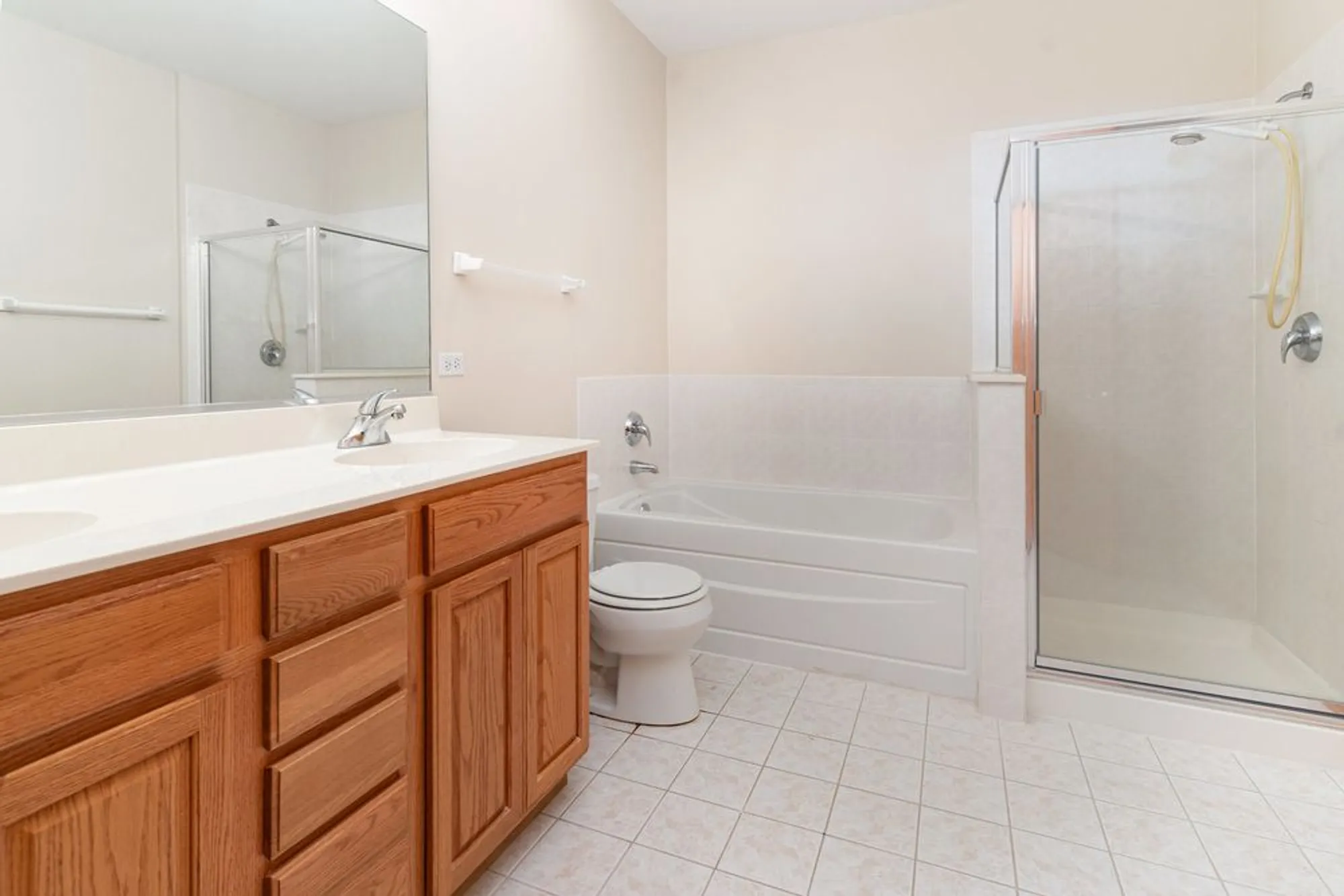 Property Slideshow image 13 of 25 | 16416 crescent lake ct, Crest Hill, IL, 60403
