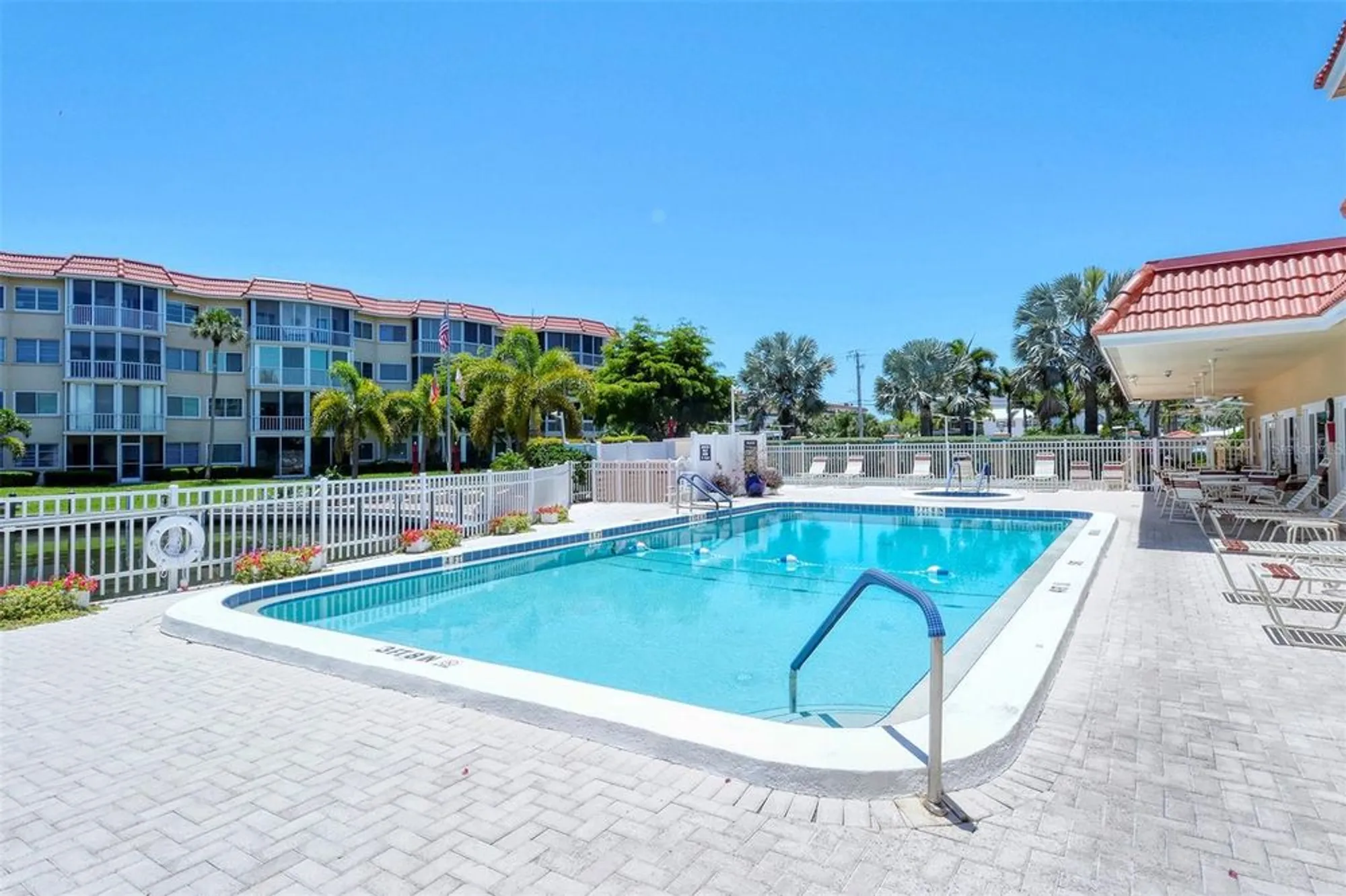 Property Slideshow image 49 of 77 | 1250 n portofino dr # 305mar, Sarasota, FL, 34242
