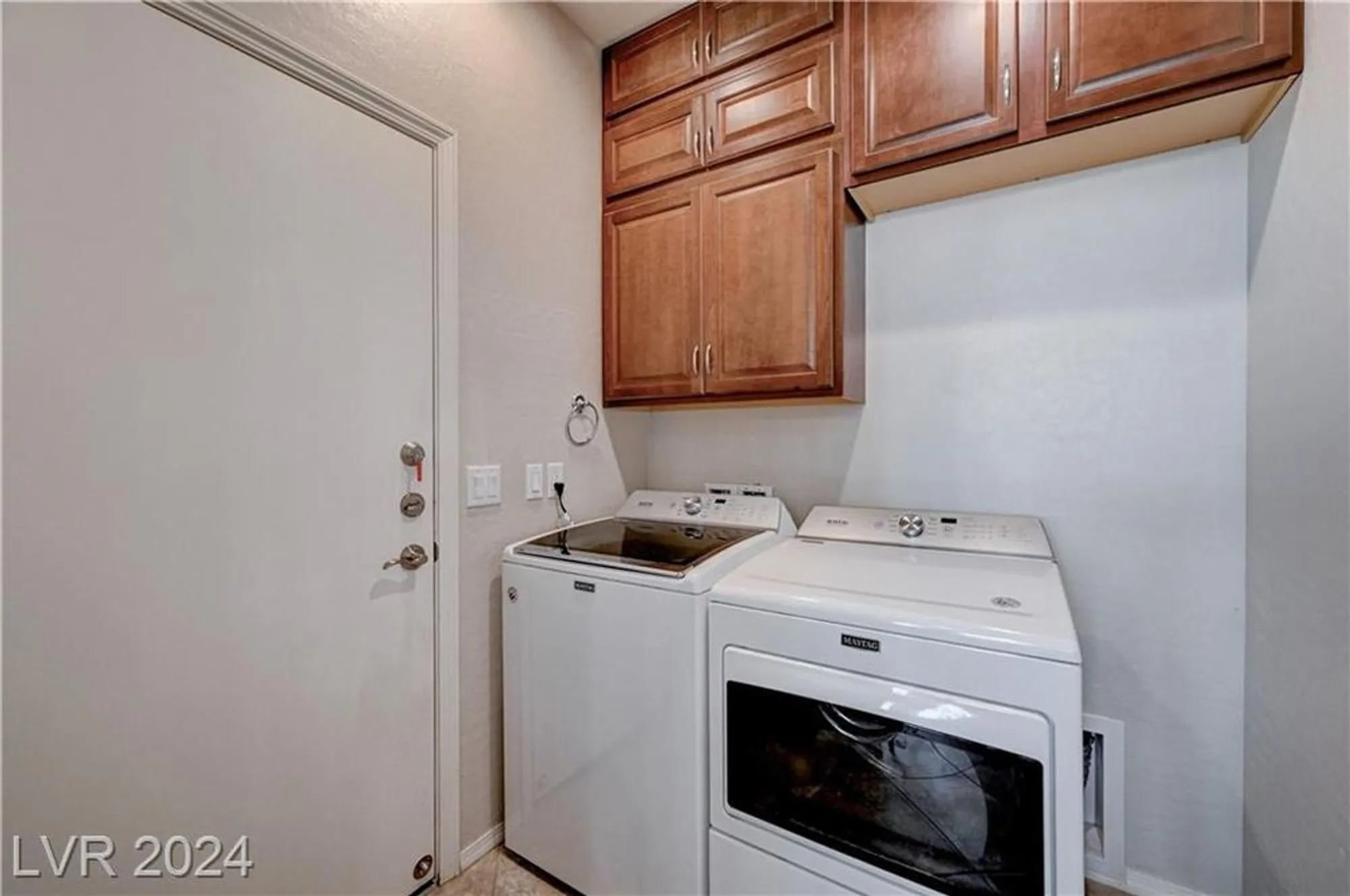 Property Slideshow image 28 of 86 | 5721 keystone crest st, North Las Vegas, NV, 89081