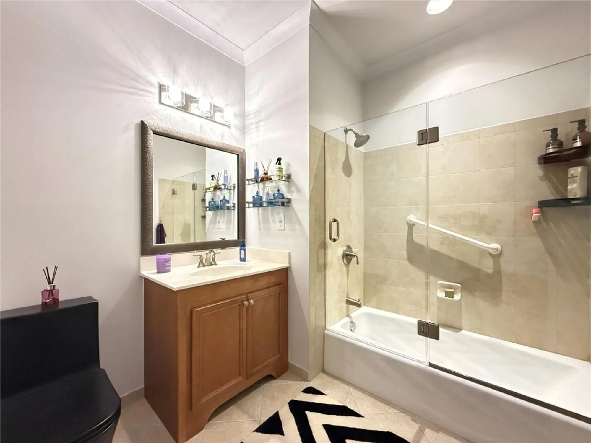 Property Slideshow image 33 of 43 | 326 regency dr, Fishkill, NY, 12524