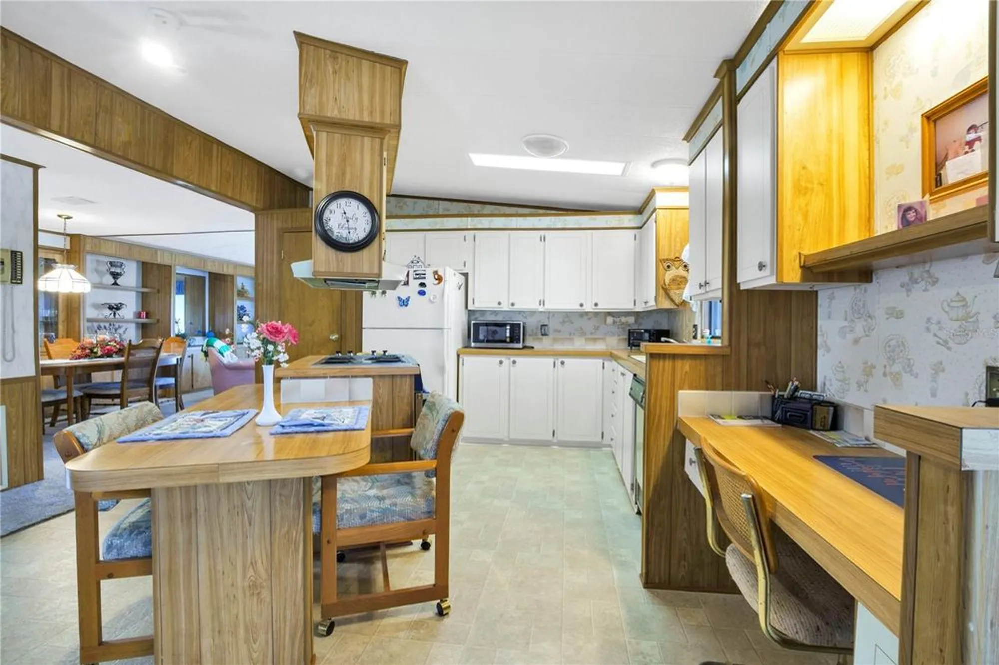 Property Slideshow image 10 of 44 | 4969 foxwood lake dr, Lakeland, FL, 33810