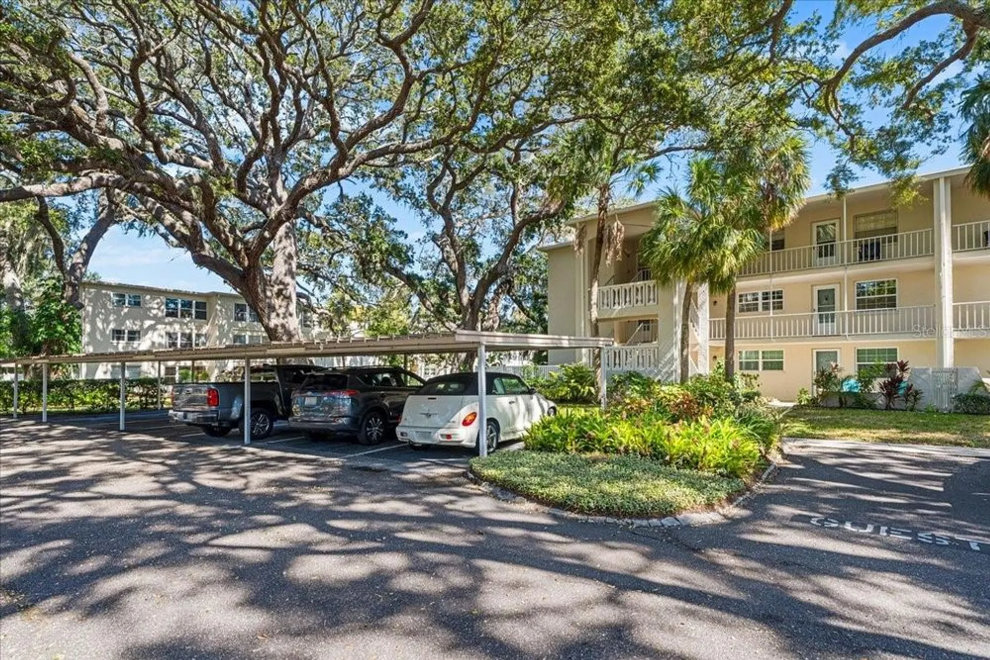 Property Slideshow image 2 of 37 | 821 patricia ave 202, Dunedin, FL, 34698