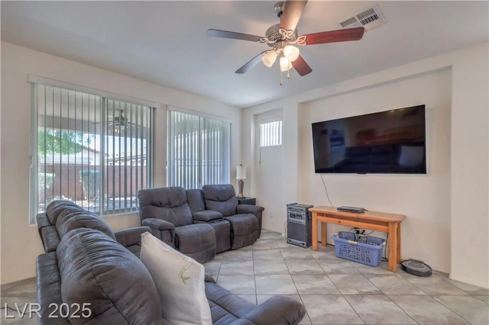 Property Slideshow image 15 of 41 | 3813 jasmine heights ave, North Las Vegas, NV, 89081
