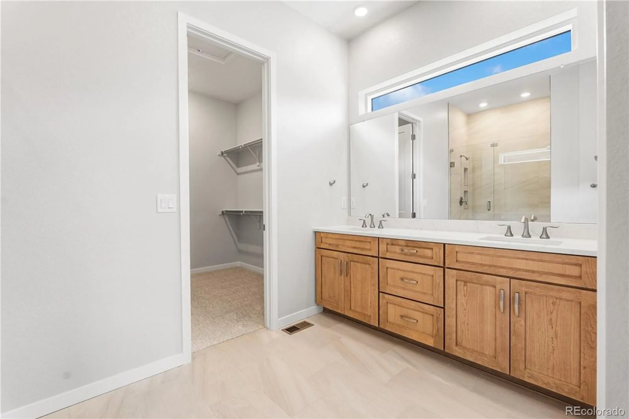 Property Slideshow image 23 of 33 | 11104 amber light cir, Littleton, CO, 80125