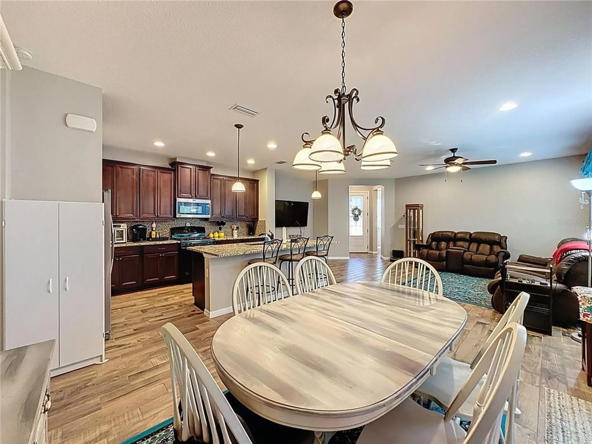 Property Slideshow image 8 of 73 | 126 bayou bend rd, Groveland, FL, 34736
