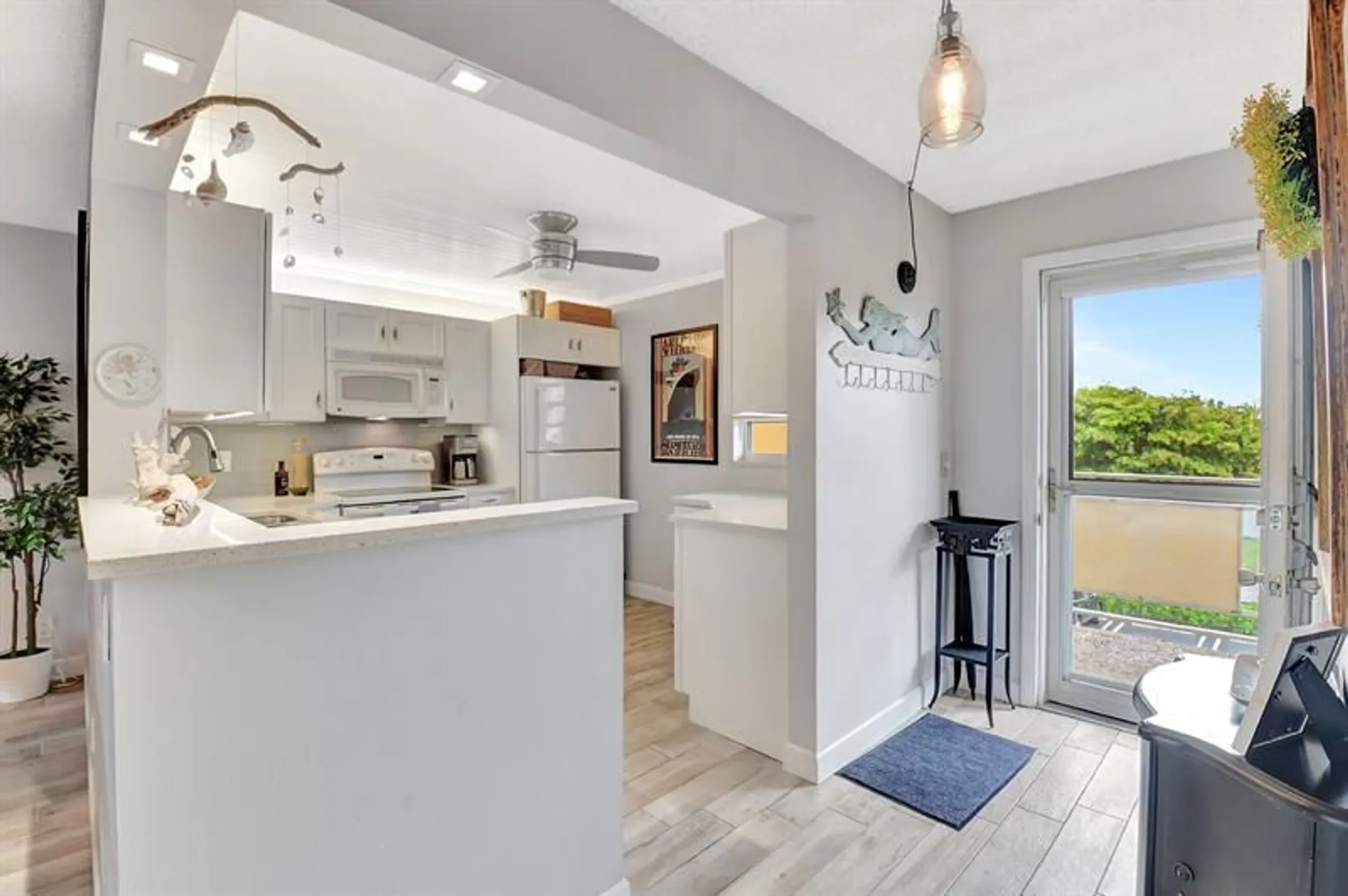 Property Slideshow image 5 of 67 | 2615 ne 3rd ct apt 301, Boynton Beach, FL, 33435