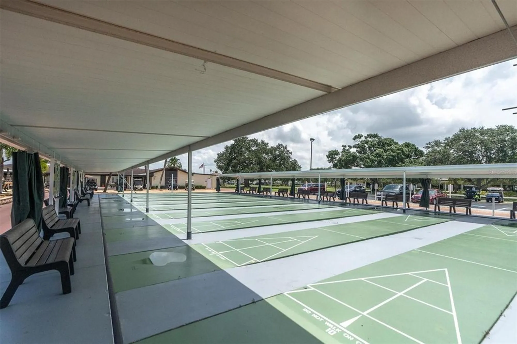 Property Slideshow image 51 of 54 | 301 thorn hill pl, Sun City Center, FL, 33573