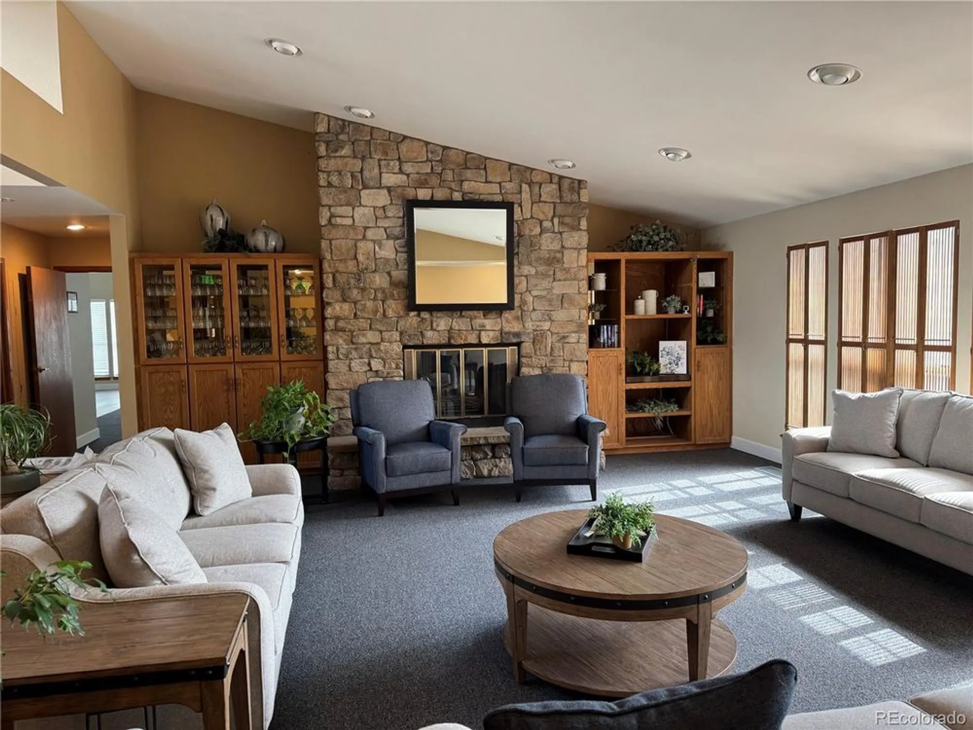 Property Slideshow image 27 of 31 | 41 canongate ln, Highlands Ranch, CO, 80130