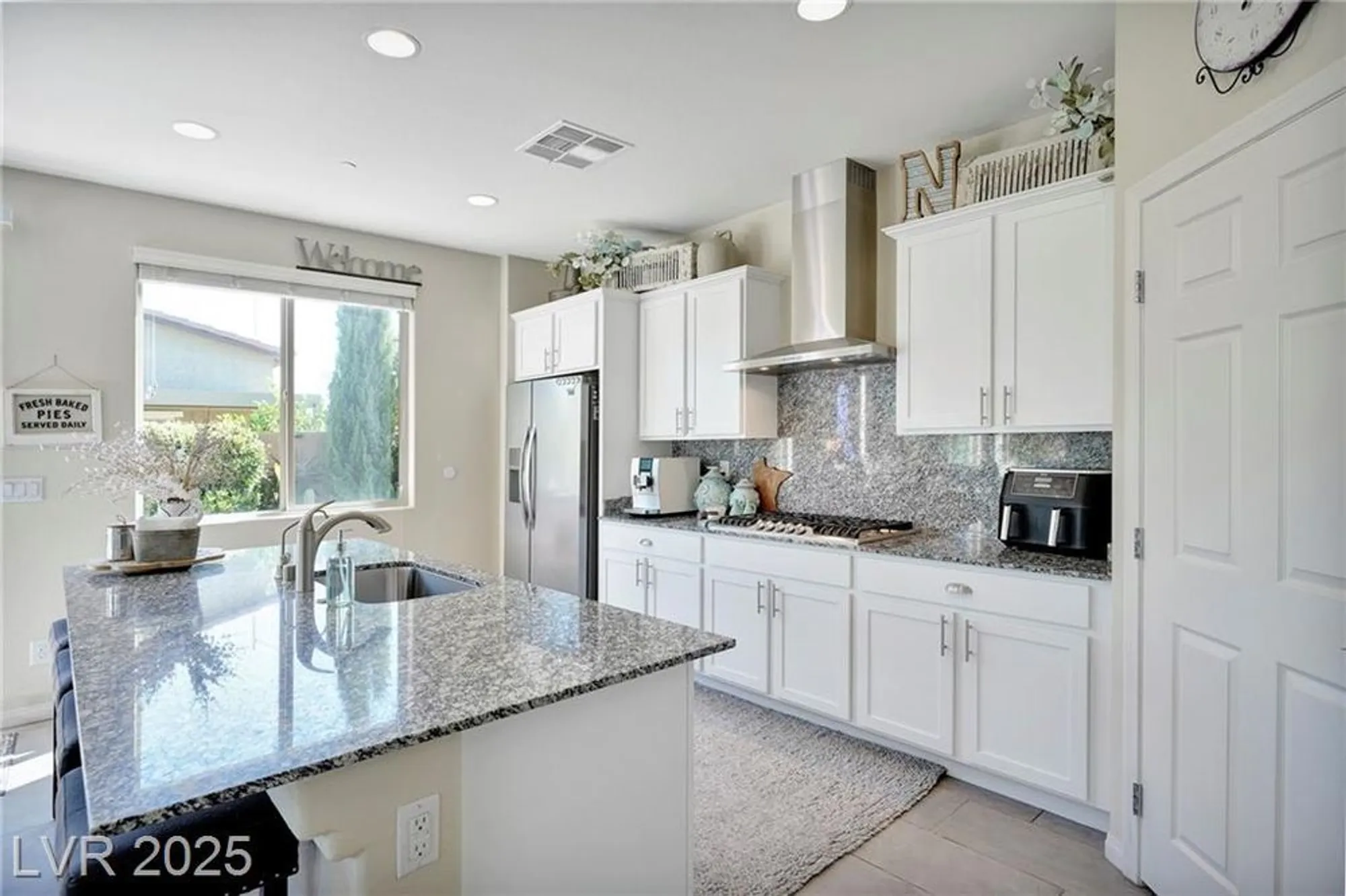 Property Slideshow image 7 of 68 | 1844 wolfcreek falls ct, Henderson, NV, 89044