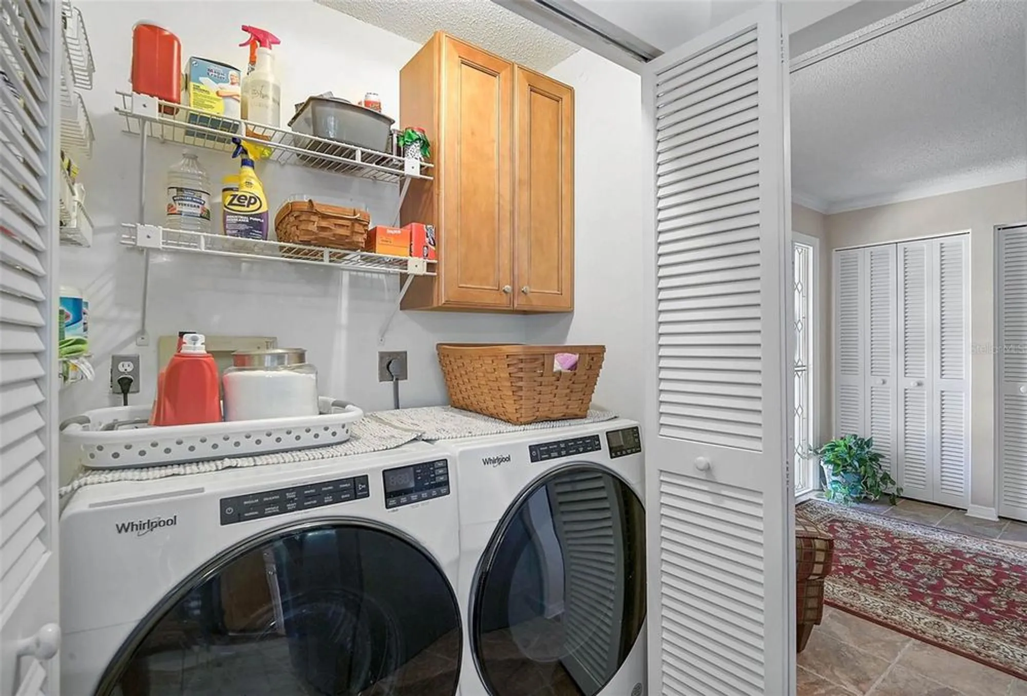 Property Slideshow image 31 of 61 | 3890 wilshire cir 27, Sarasota, FL, 34238