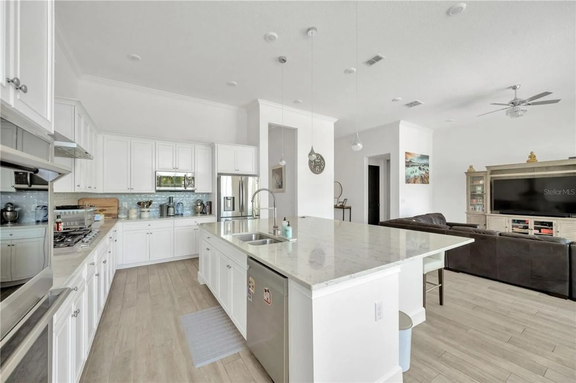 Property Slideshow image 11 of 59 | 832 manns harbor dr, Apollo Beach, FL, 33572