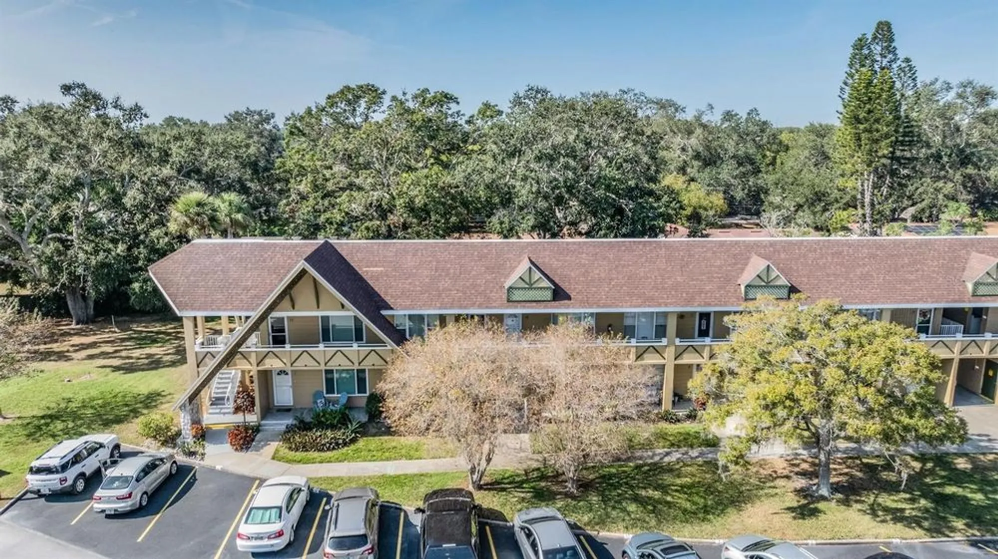 Property Slideshow image 39 of 46 | 2000 world parkway blvd apt 15, Clearwater, FL, 33763