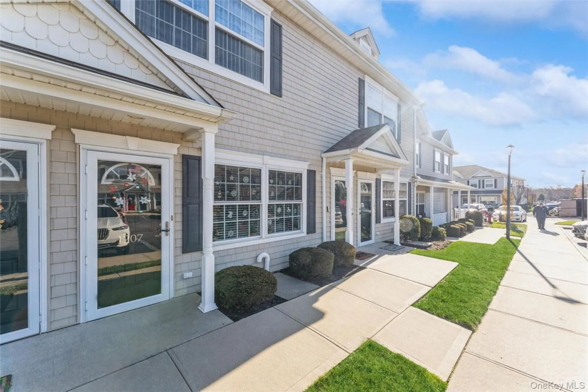 Property Slideshow image 6 of 31 | 1207 willow ln, Valley Stream, NY, 11580