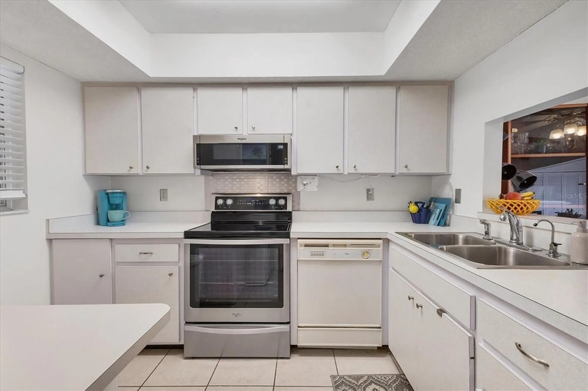 Property Slideshow image 16 of 64 | 2446 clubhouse cir unit 202, Sarasota, FL, 34232