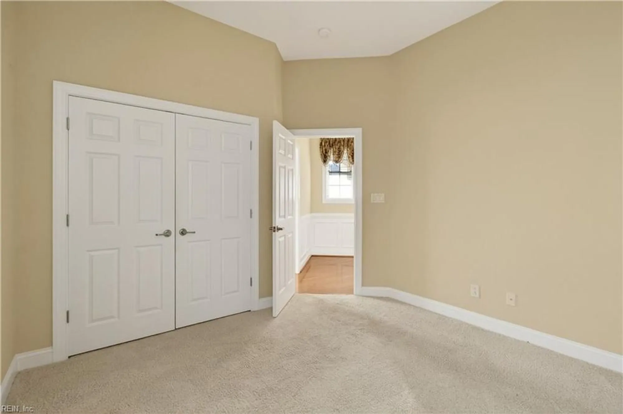 Property Slideshow image 30 of 35 | 1425 blairwood ln, Chesapeake, VA, 23320