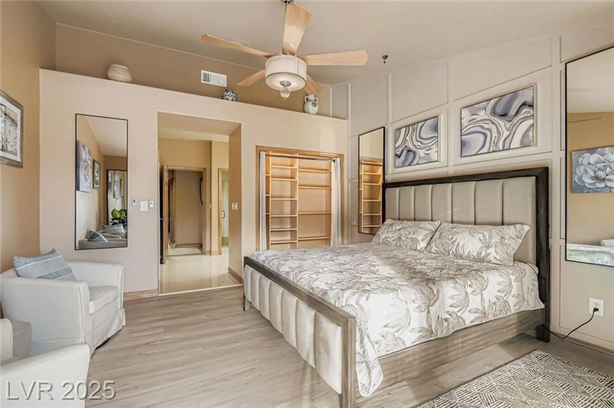 Property Slideshow image 14 of 32 | 9101 villa ridge dr, Las Vegas, NV, 89134
