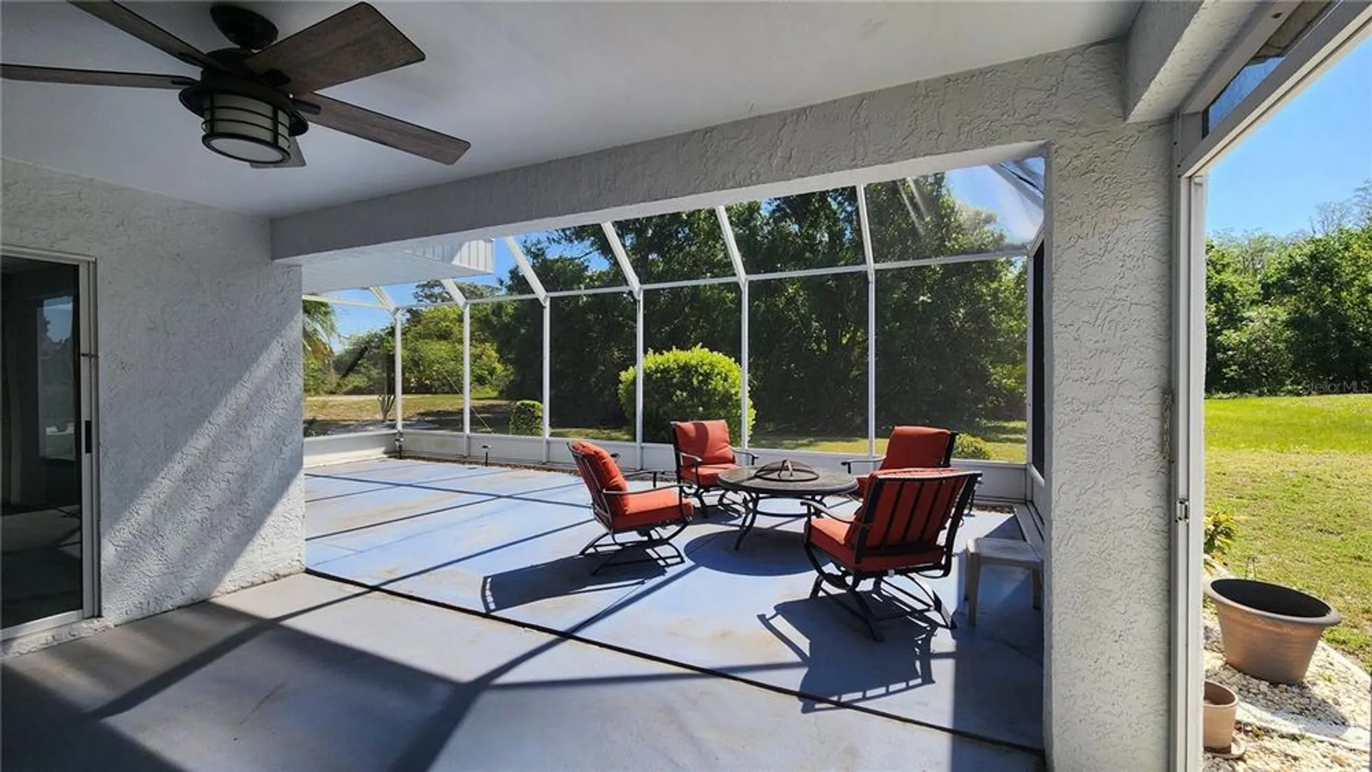 Property Slideshow image 21 of 60 | 2113 e del webb blvd, Sun City Center, FL, 33573