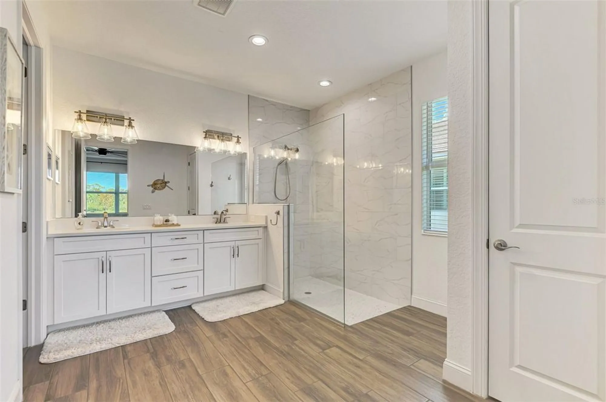 Property Slideshow image 30 of 71 | 560 mistiflower cir, Nokomis, FL, 34275