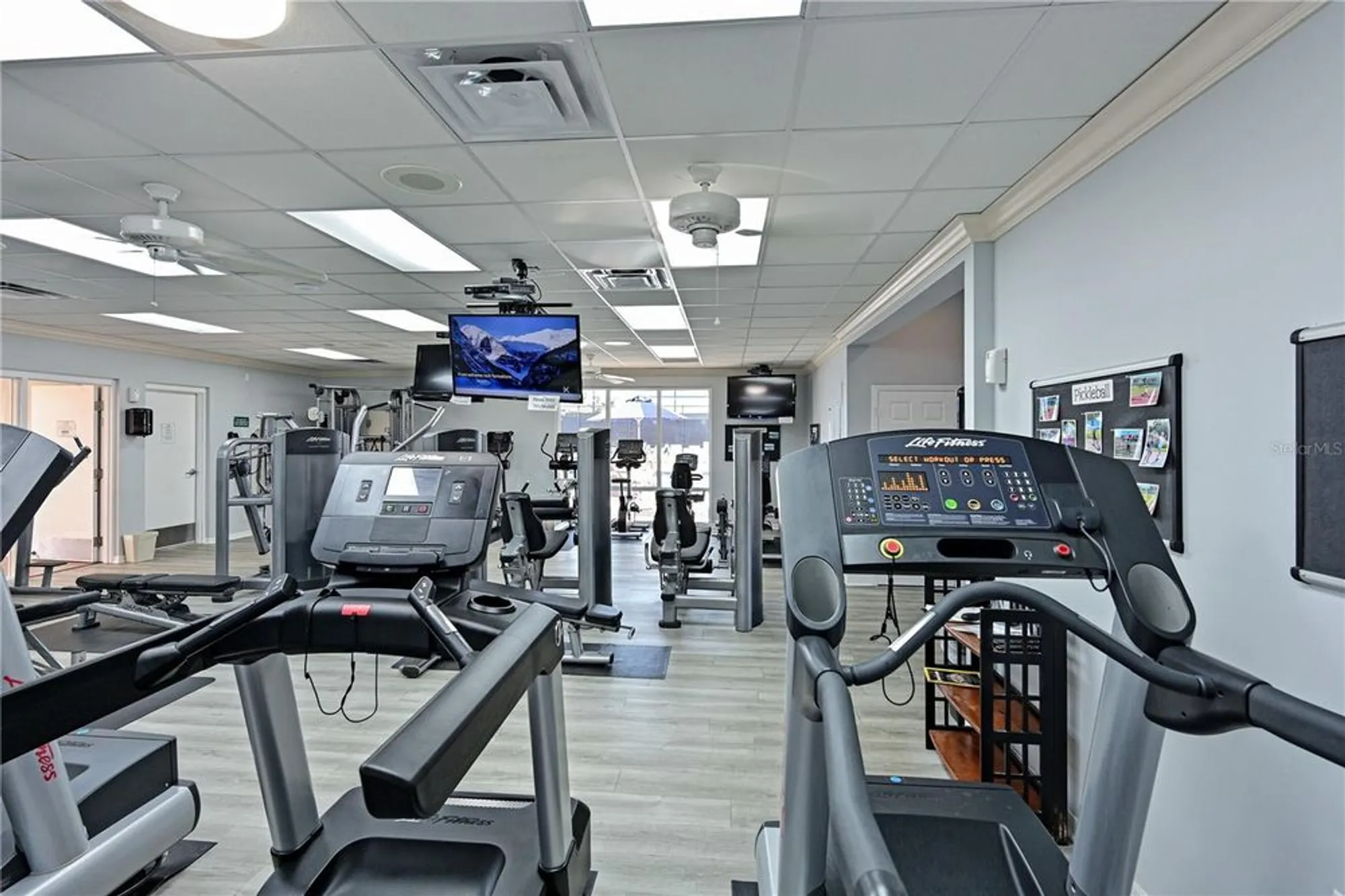 Property Slideshow image 47 of 70 | 6904 drewrys blf apt 803, Bradenton, FL, 34203
