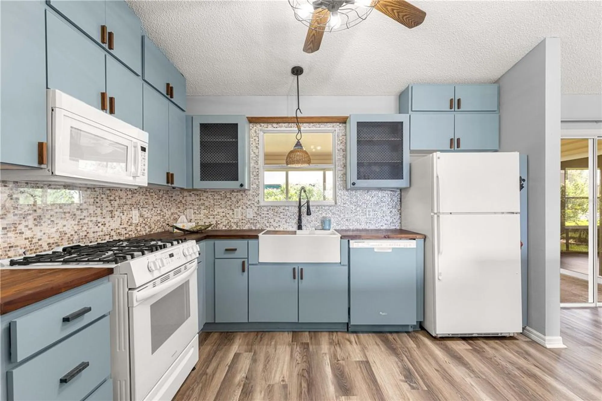 Property Slideshow image 4 of 11 | 1224 ballesteros dr, The Villages, FL, 32162