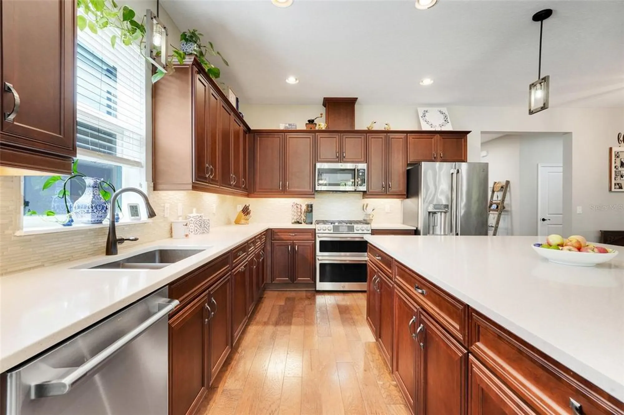 Property Slideshow image 9 of 52 | 815 hidden moss dr, Groveland, FL, 34736