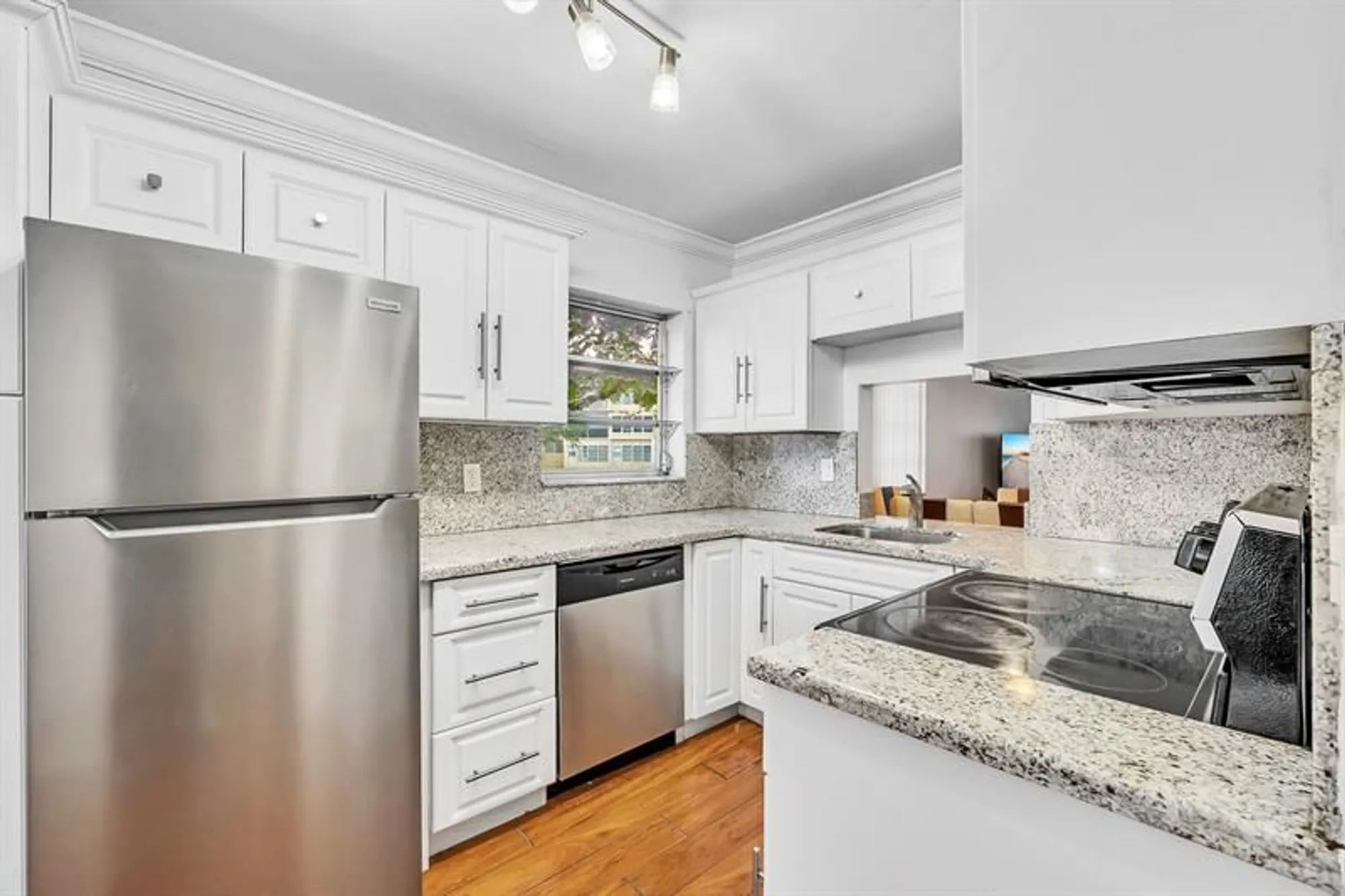 Property Slideshow image 11 of 41 | 5940 nw 64th ave apt 101, Tamarac, FL, 33319