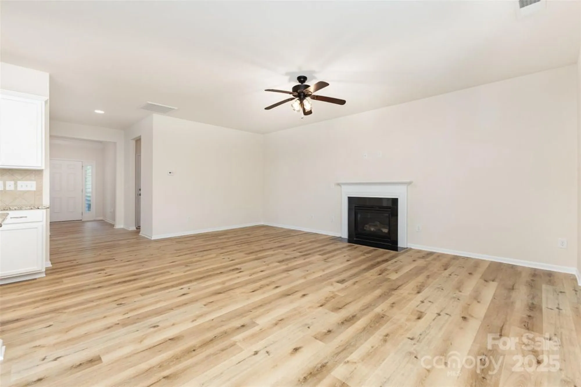 Property Slideshow image 11 of 28 | 6007 edinburgh ln, Fort Mill, SC, 29707
