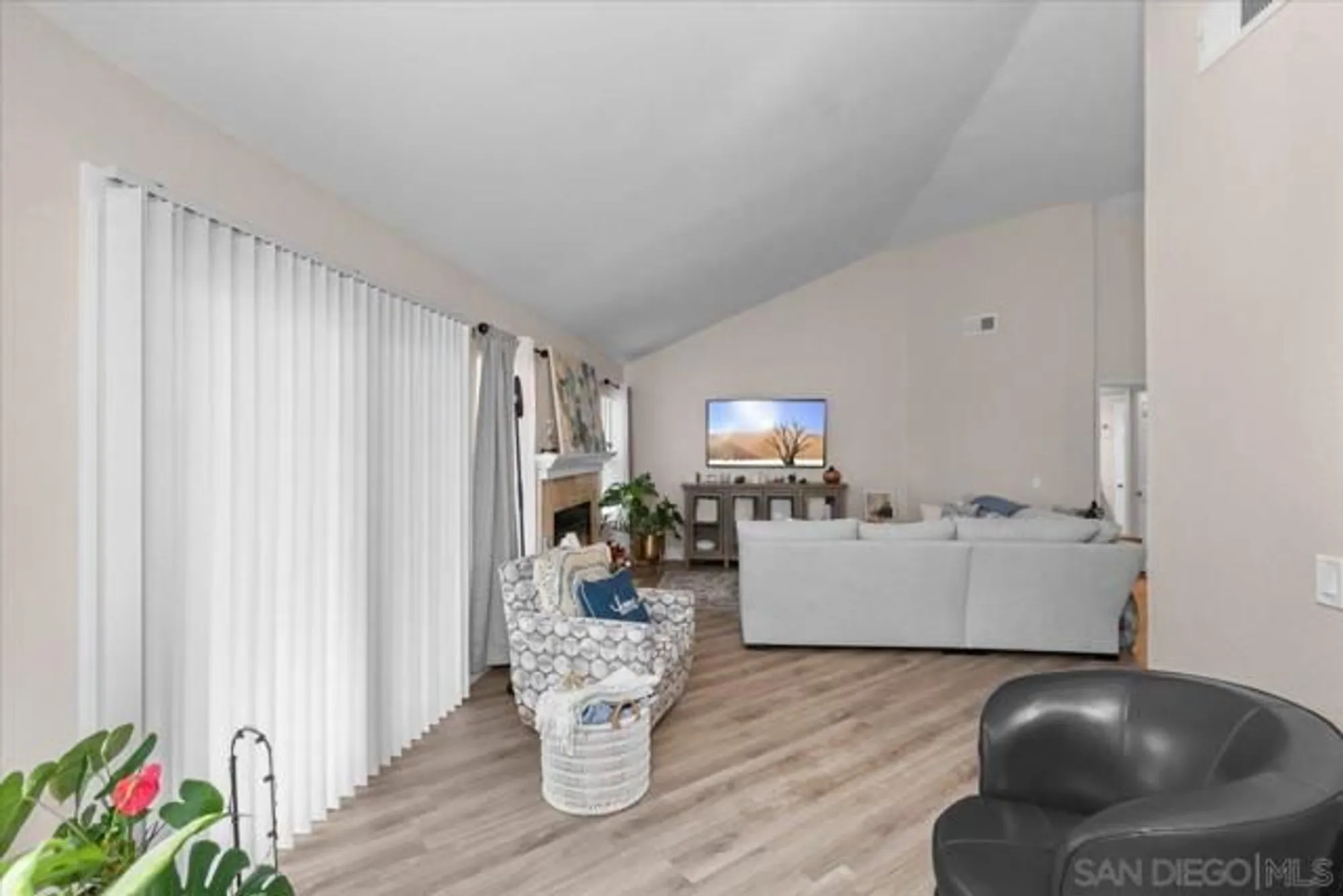 Property Slideshow image 17 of 45 | 1299 via apuesto, San Marcos, CA, 92078