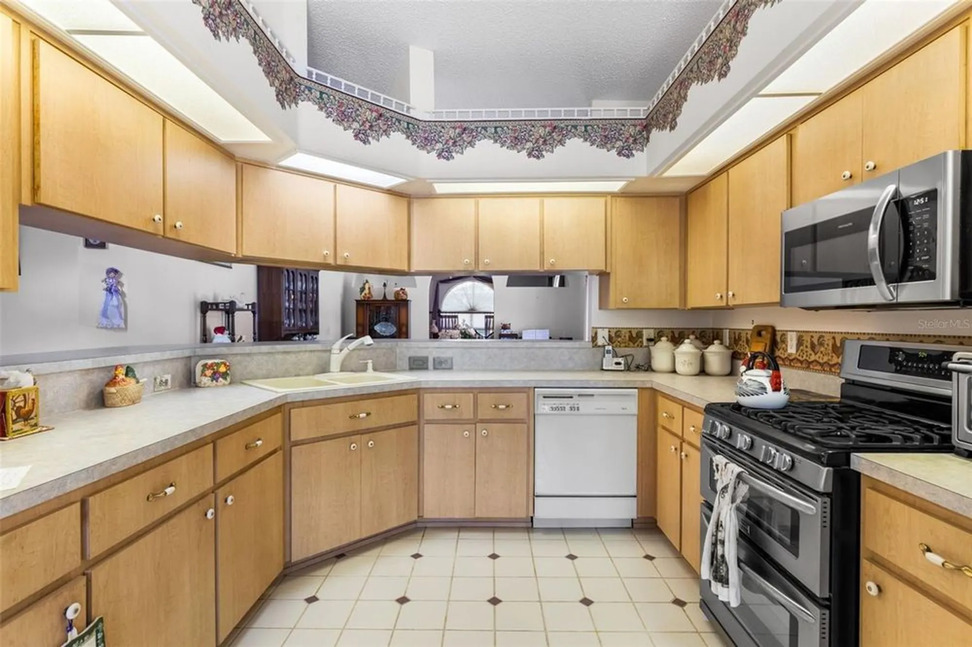 Property Slideshow image 4 of 68 | 5619 prince andrew ct, Leesburg, FL, 34748