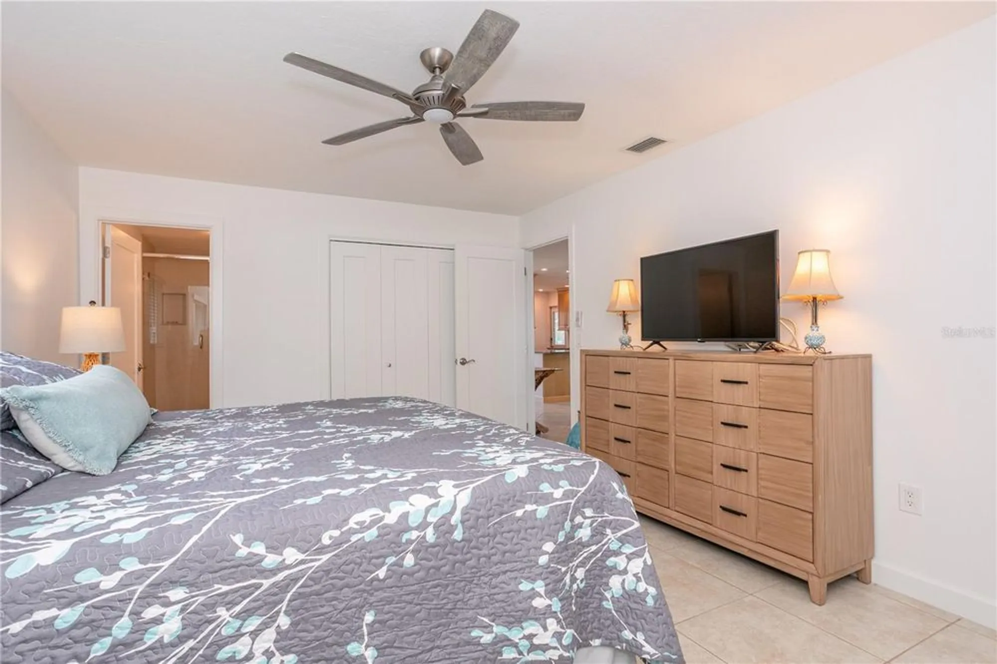 Property Slideshow image 30 of 62 | 214 fair winds dr # 214, Nokomis, FL, 34275