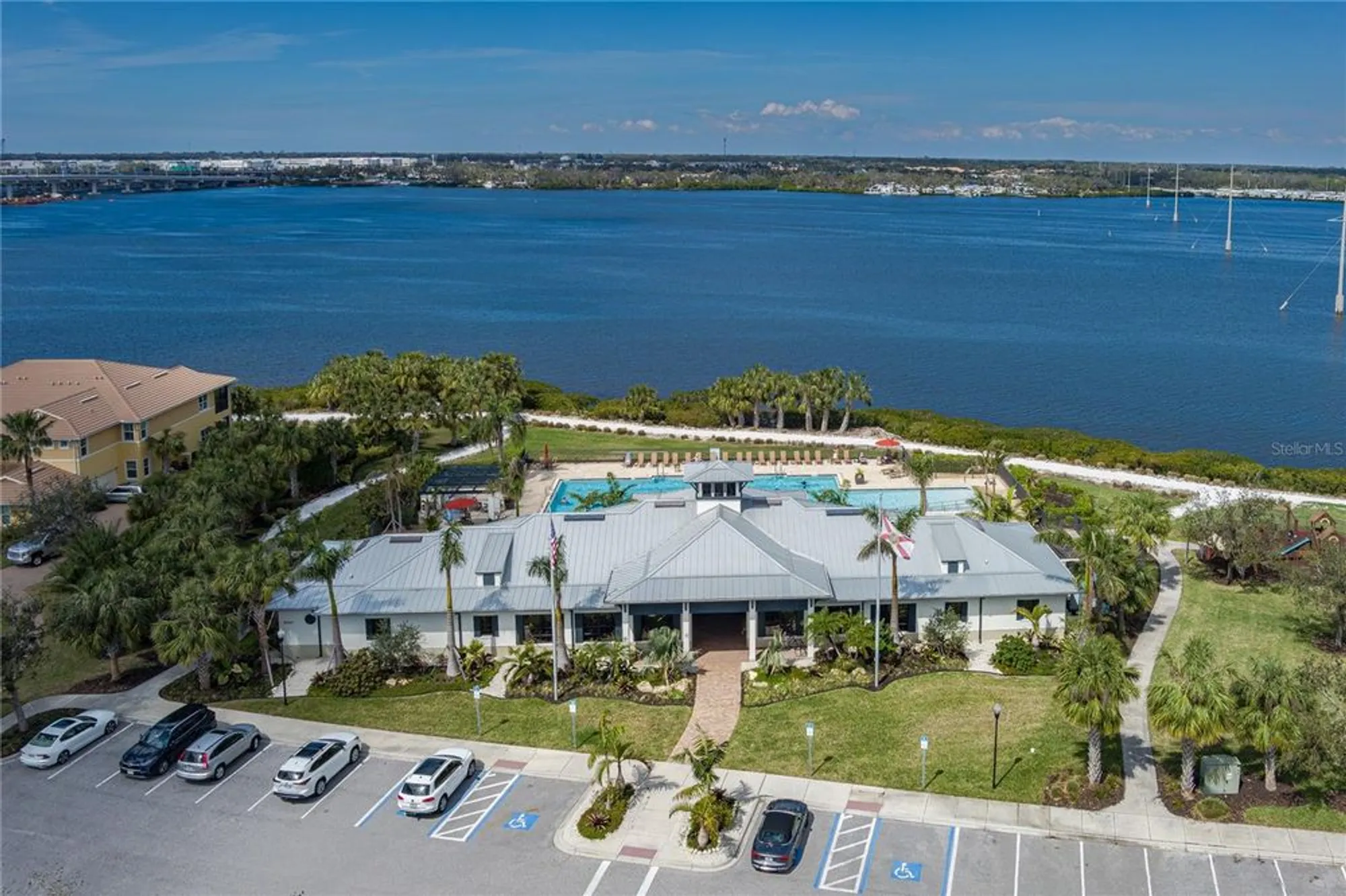Property Slideshow image 35 of 56 | 5040 lake overlook ave, Bradenton, FL, 34208