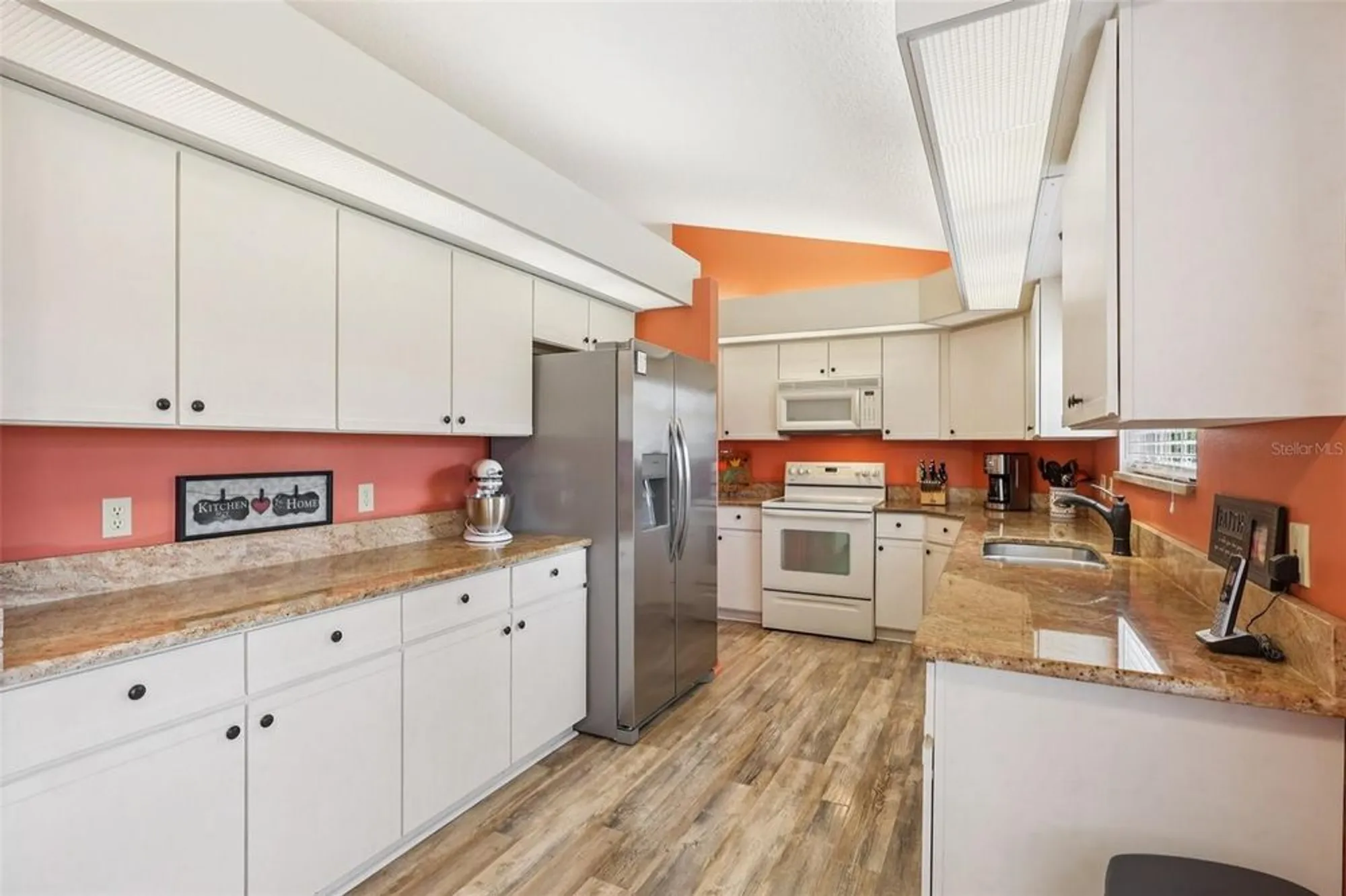 Property Slideshow image 14 of 40 | 100 juniper way, Tavares, FL, 32778