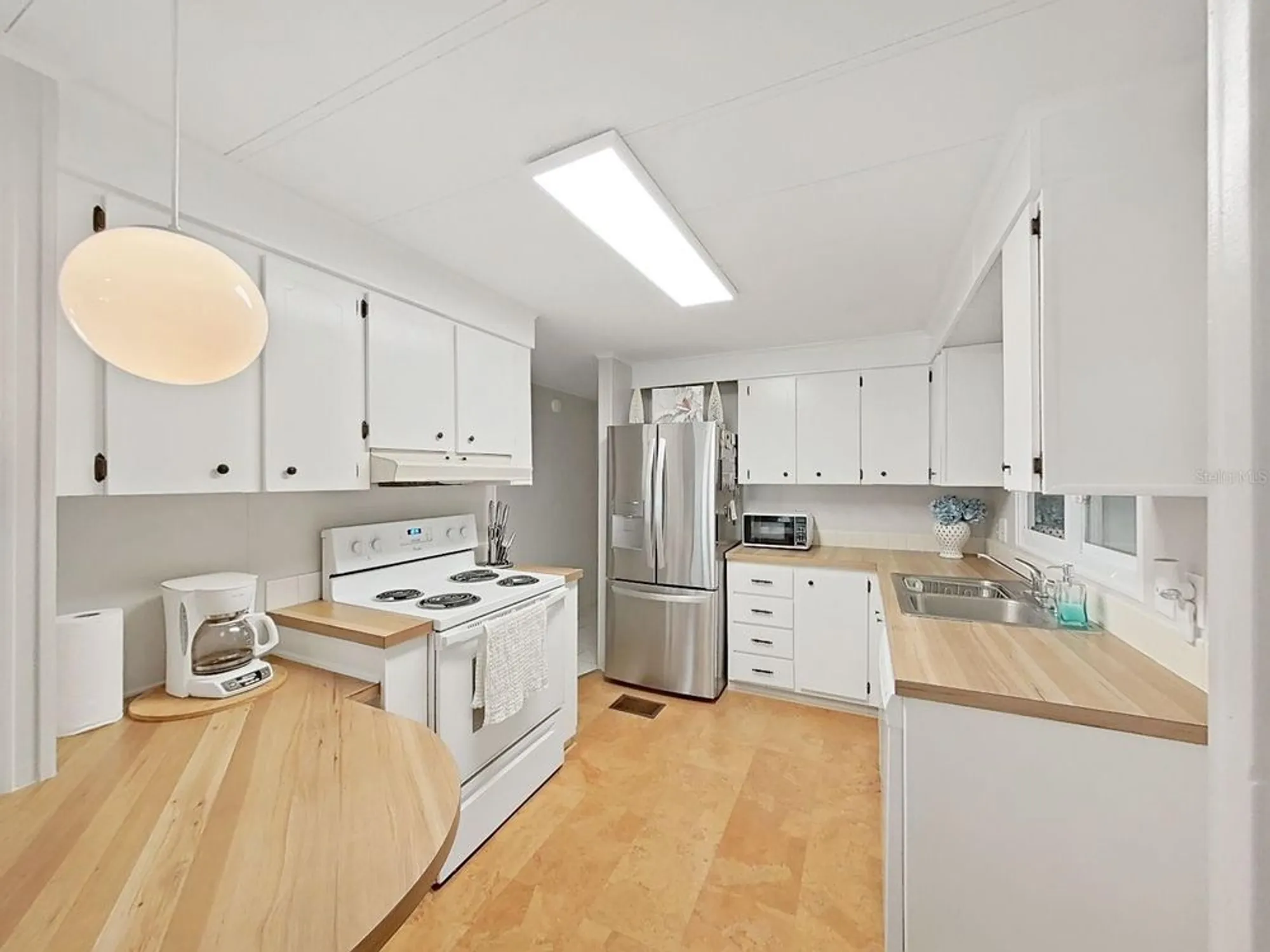 Property Slideshow image 19 of 45 | 4928 foxdale dr, Lakeland, FL, 33810