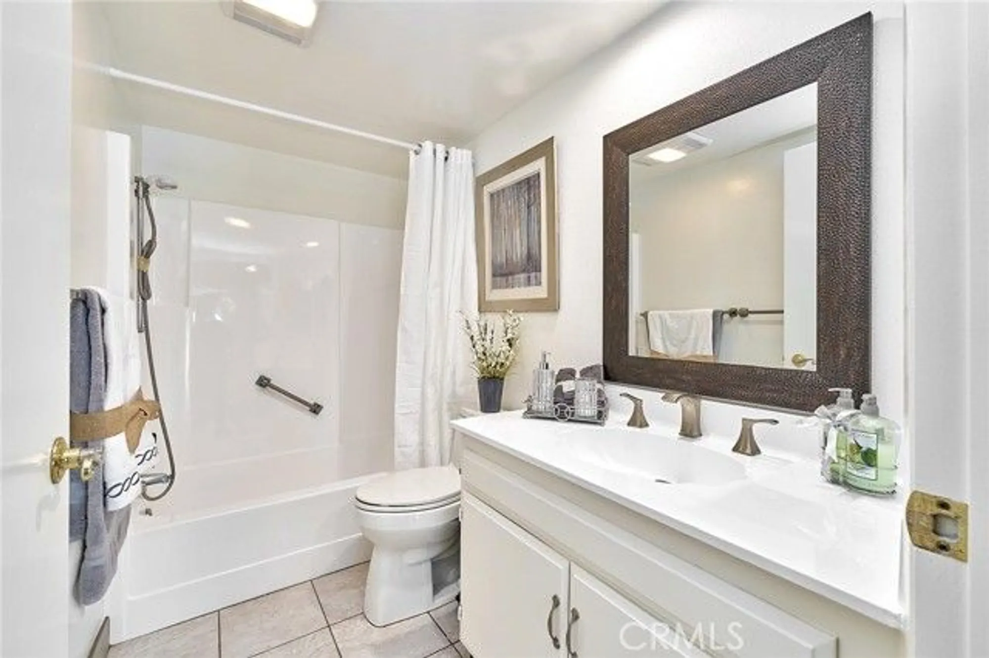 Property Slideshow image 9 of 48 | 3300 via carrizo d, Laguna Woods, CA, 92637