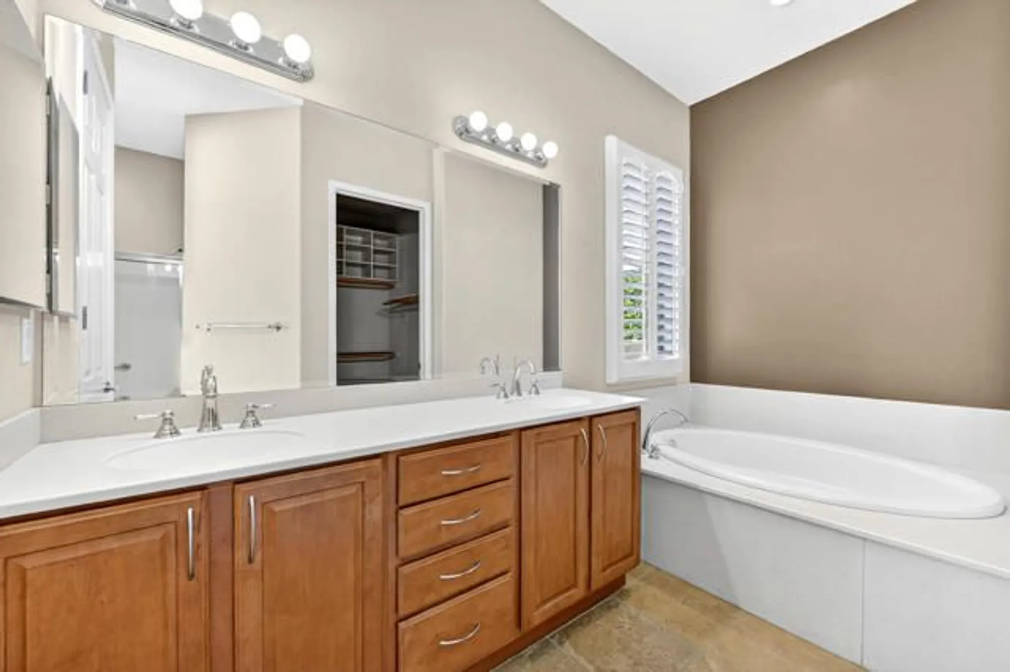 Property Slideshow image 29 of 69 | 81073 avenida tres lagunas, Indio, CA, 92203