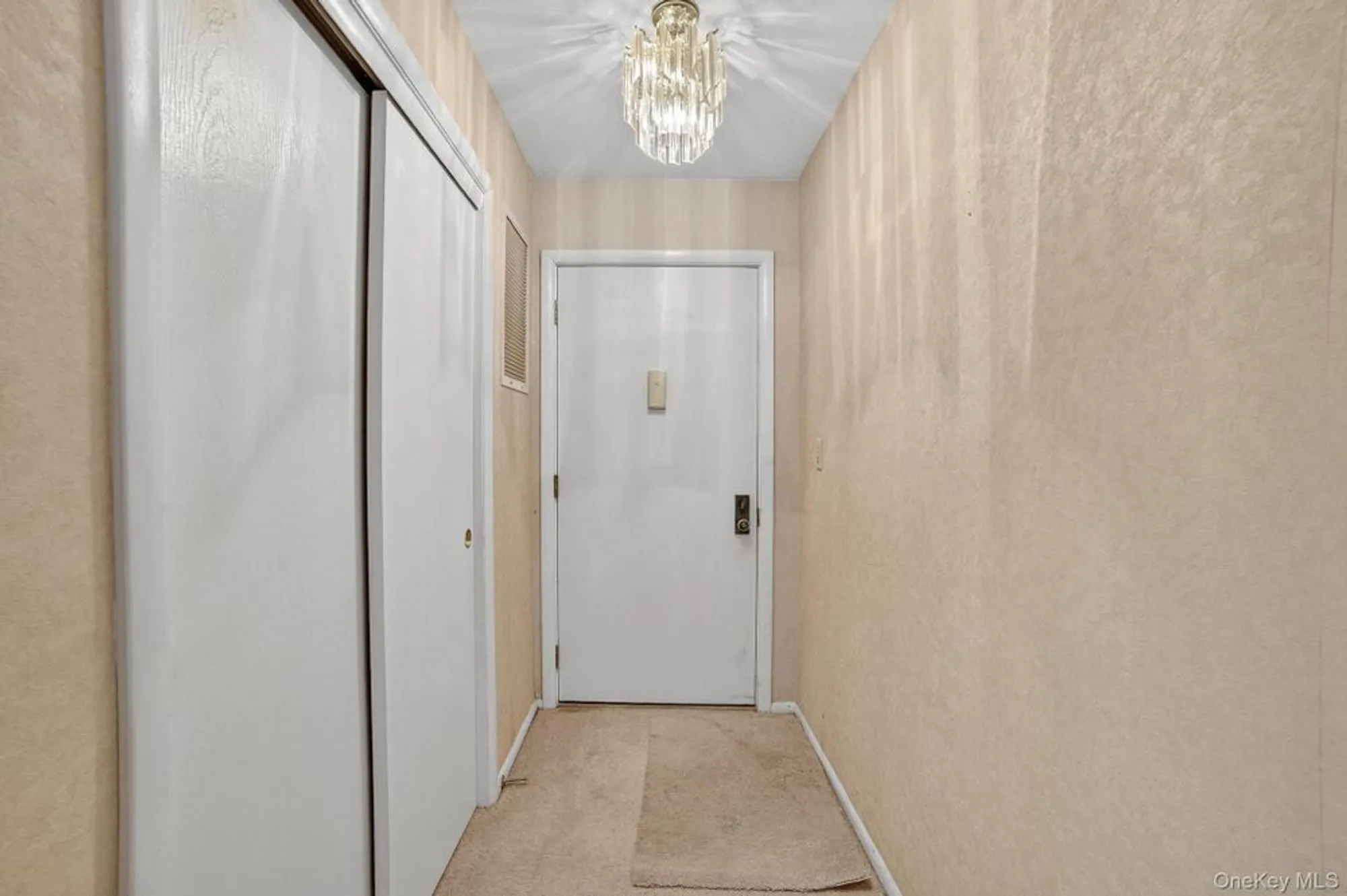 Property Slideshow image 4 of 39 | 175 long hill dr b, Yorktown Heights, NY, 10598