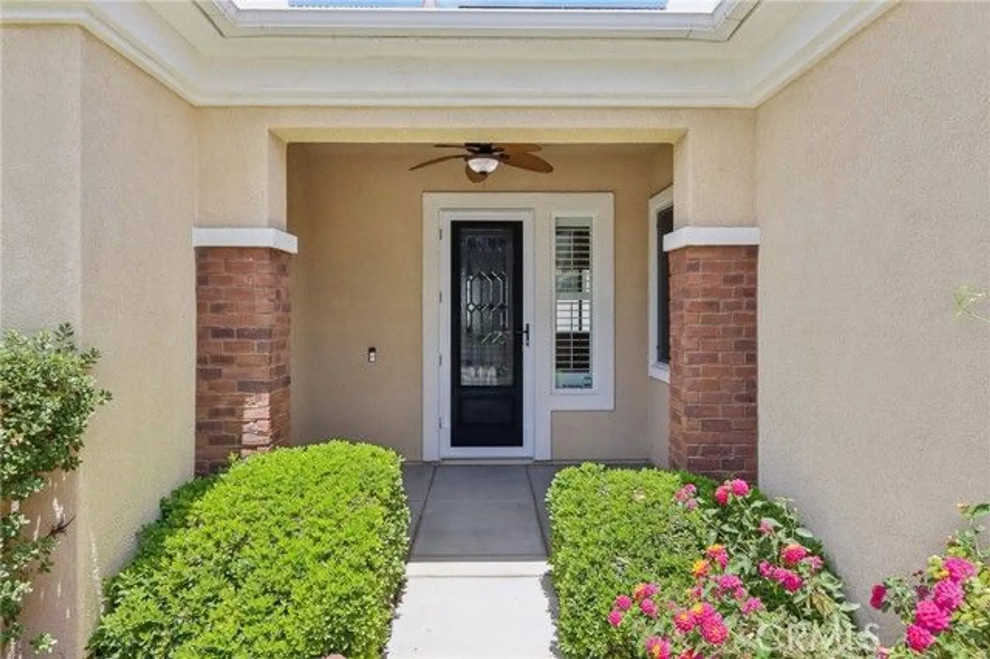 Property Slideshow image 5 of 70 | 5136 via bajamar, Hemet, CA, 92545